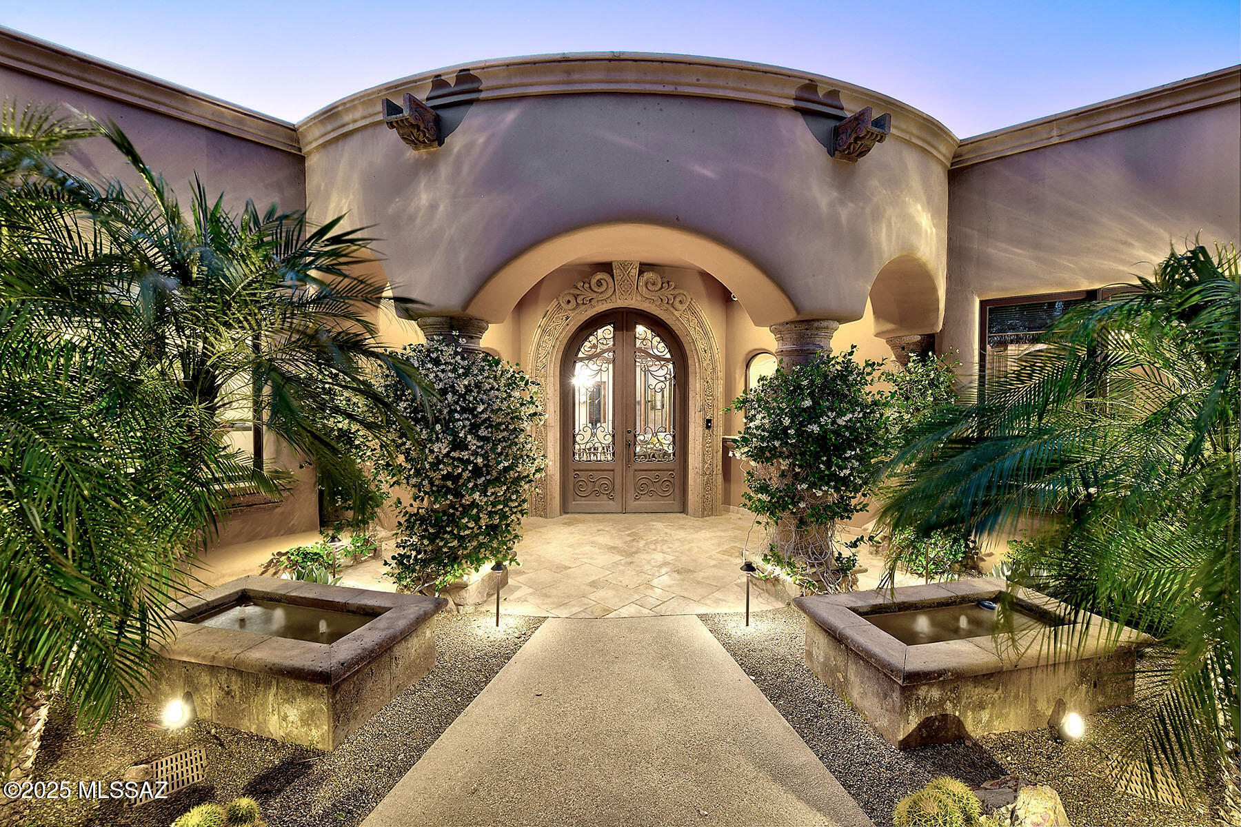 6015 N Camino Preciado