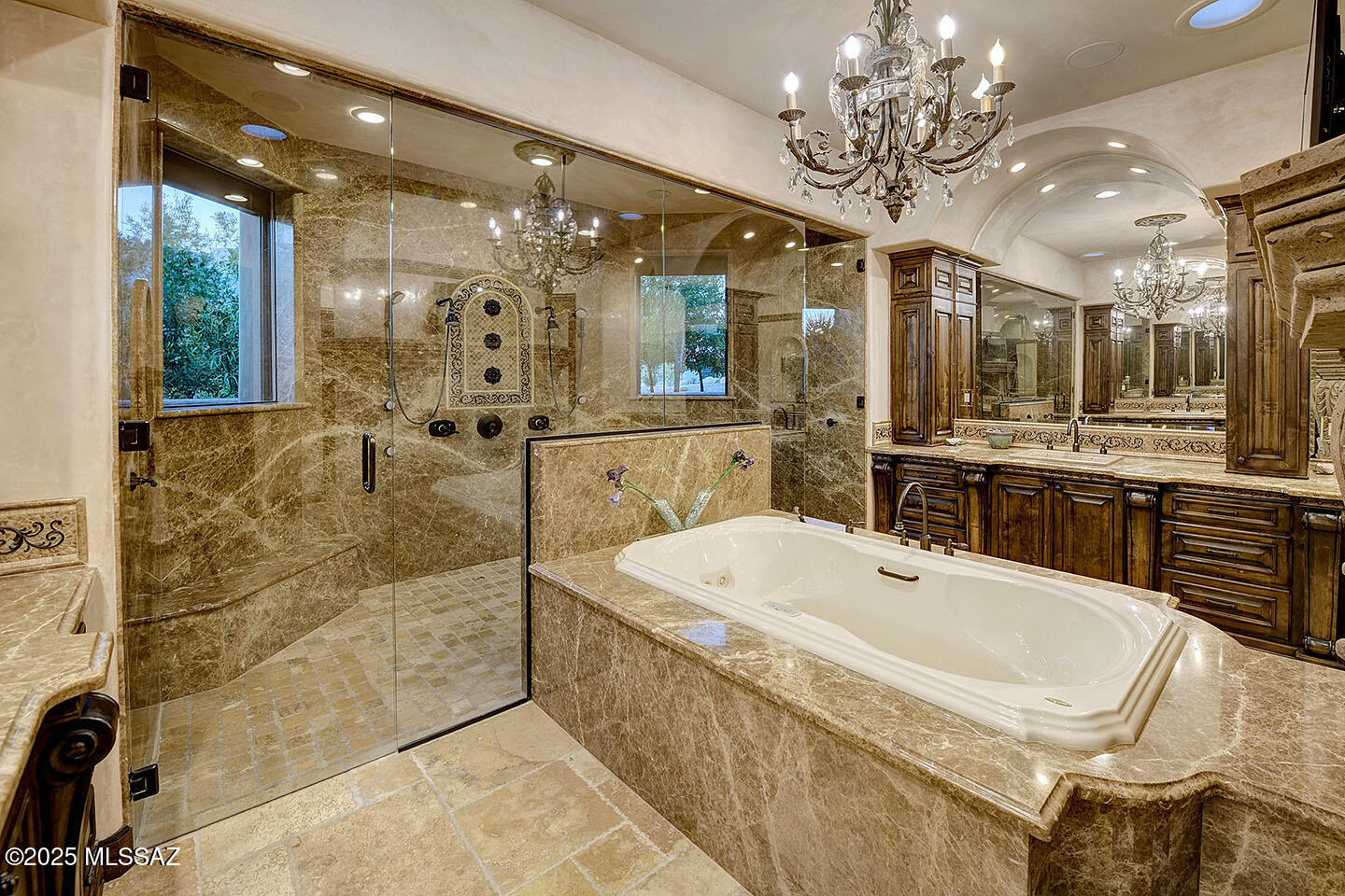 6015 N Camino Preciado