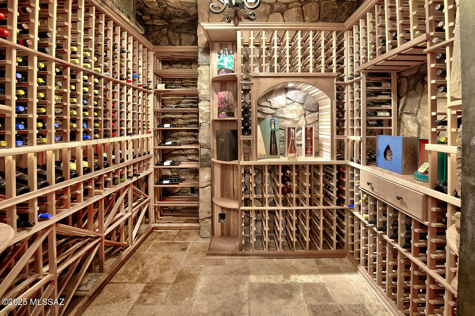 6015 N Camino Preciado