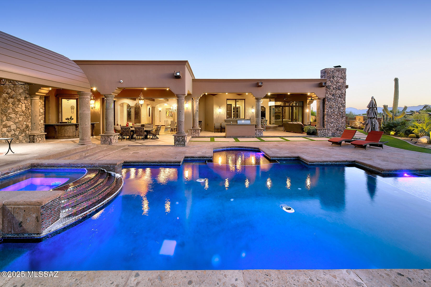 6015 N Camino Preciado