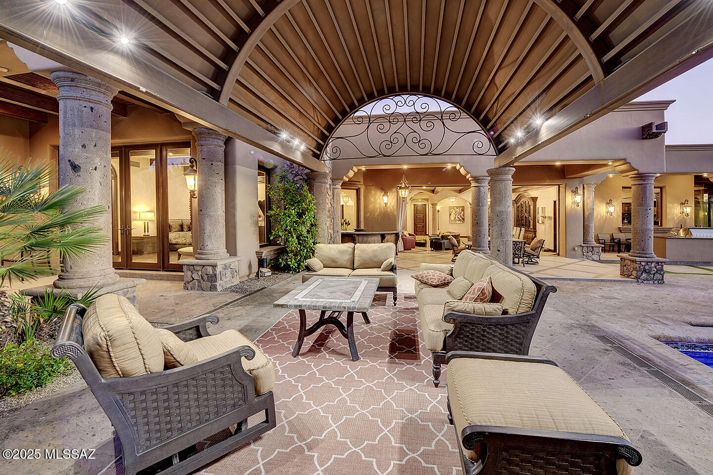 6015 N Camino Preciado