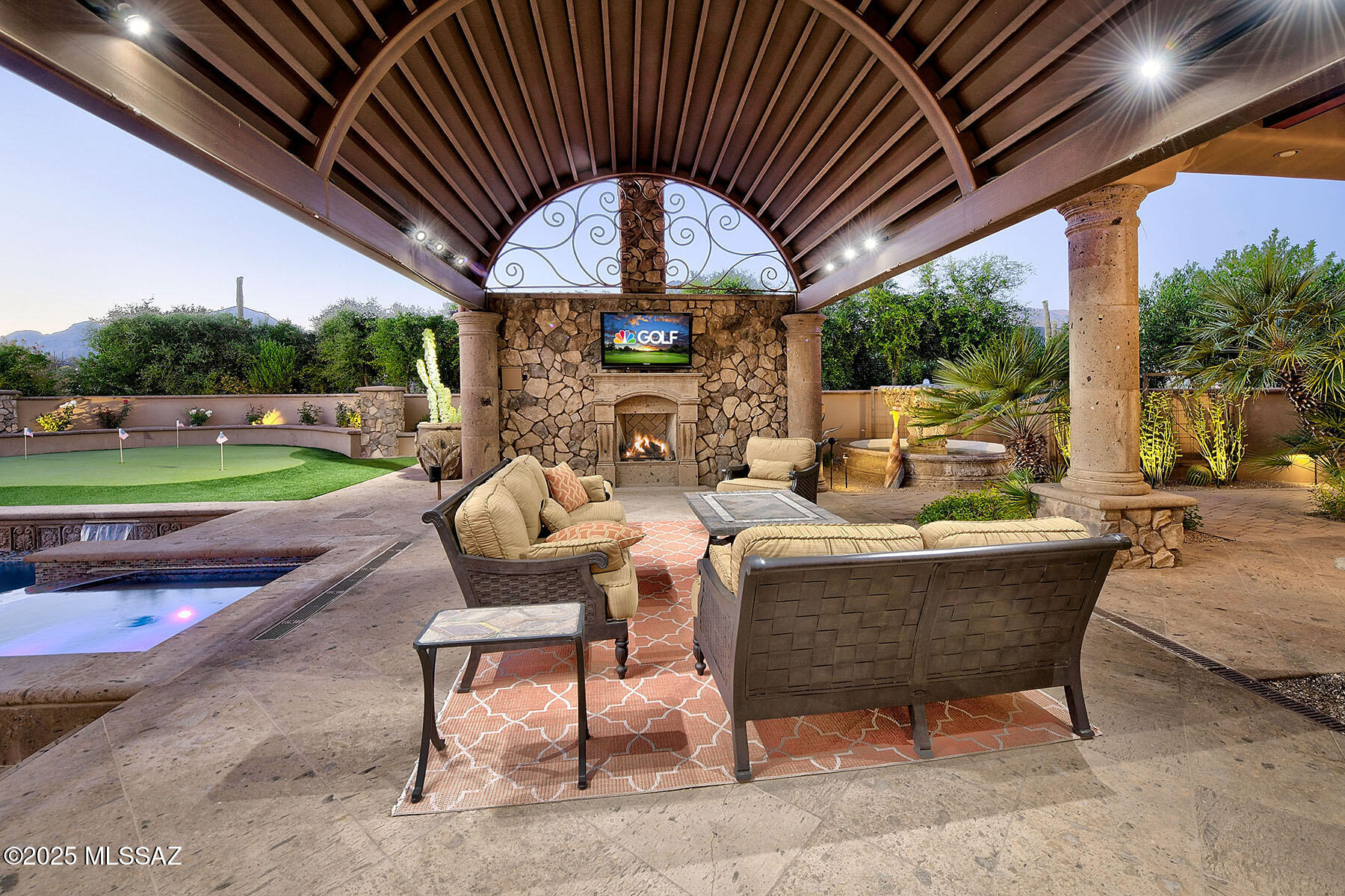 6015 N Camino Preciado