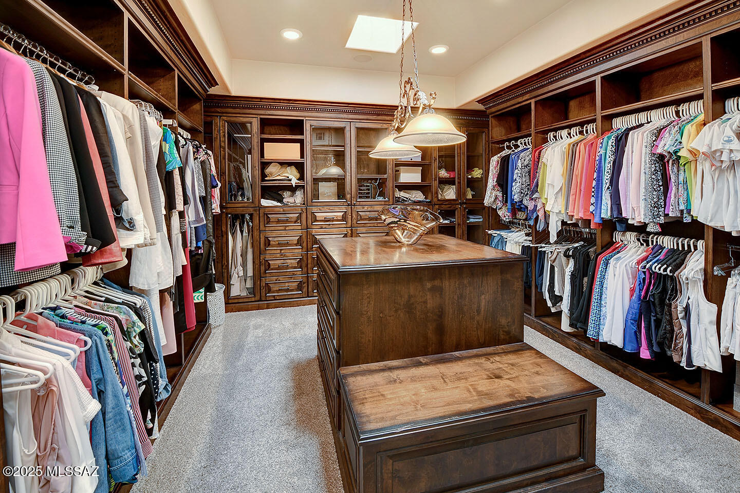 6015 N Camino Preciado