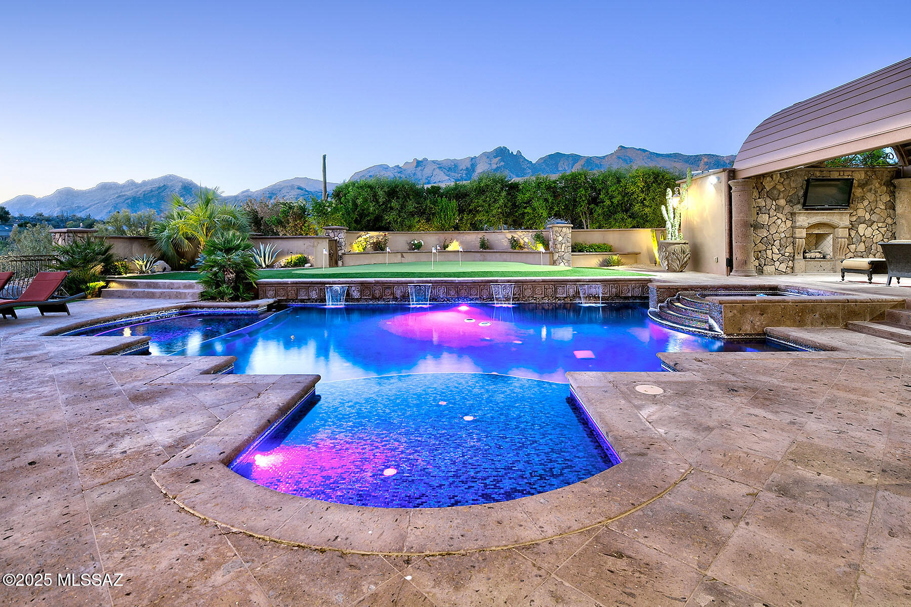 6015 N Camino Preciado