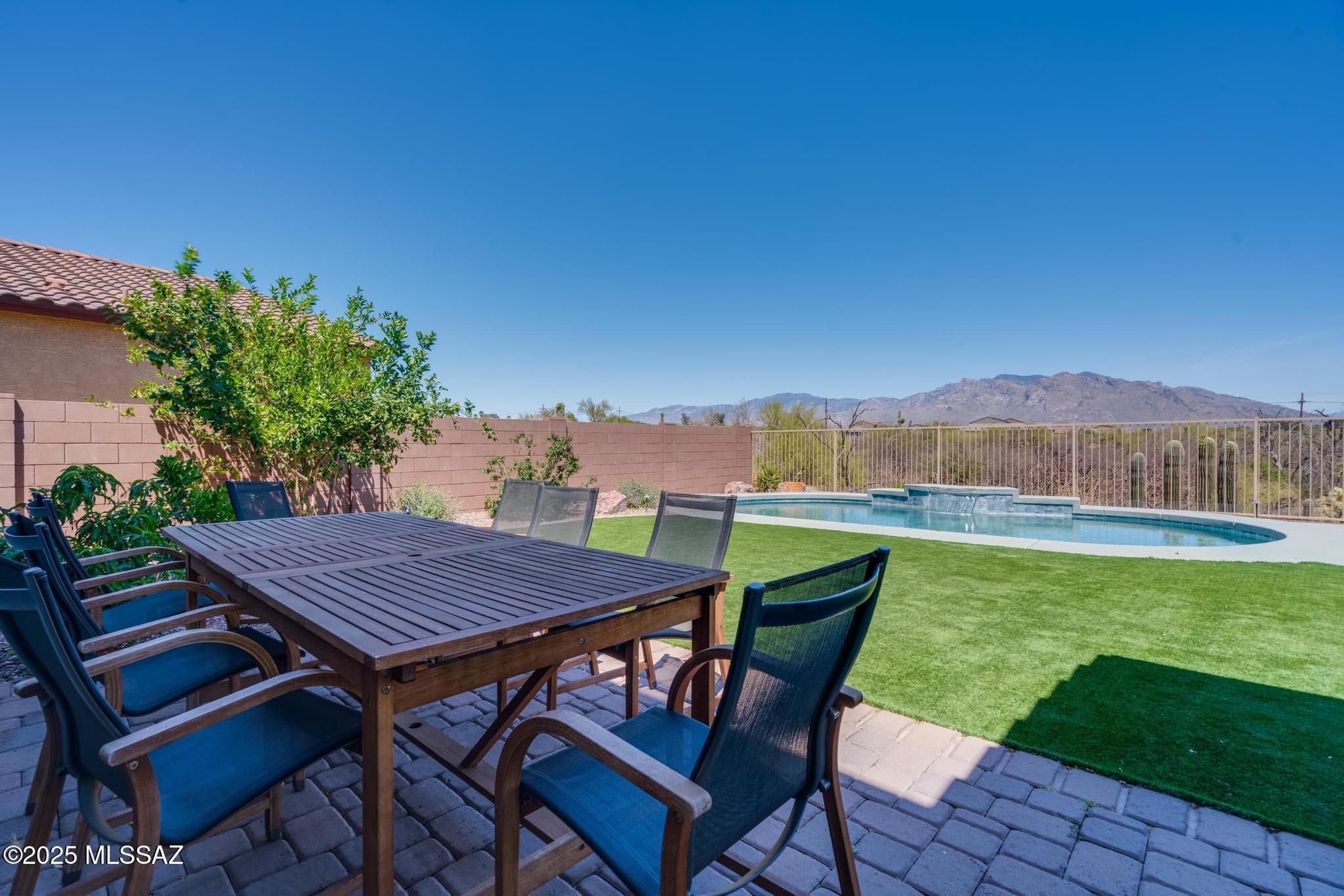 3015 W Willow Moon Trail