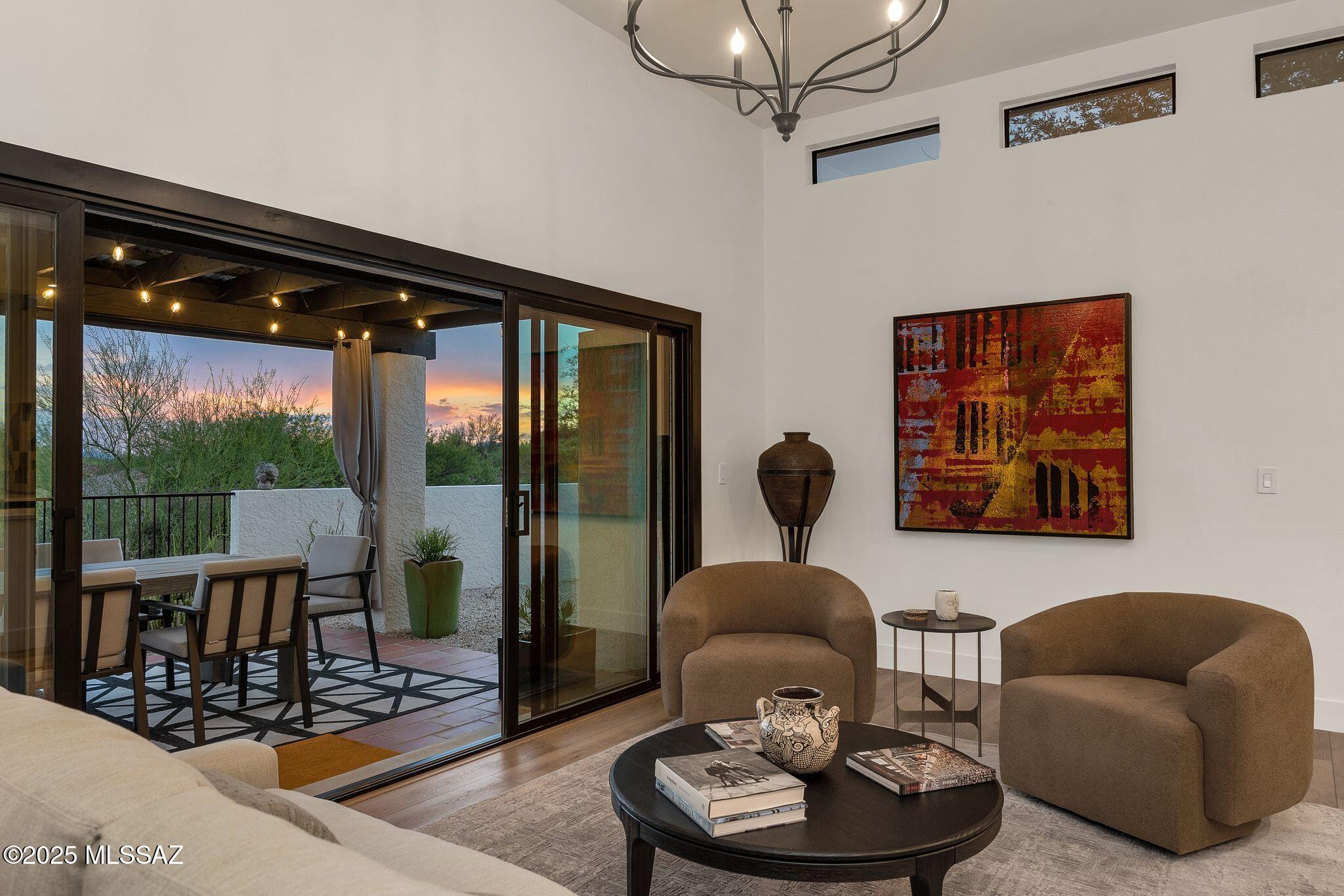 4518 N Camino Cardenal