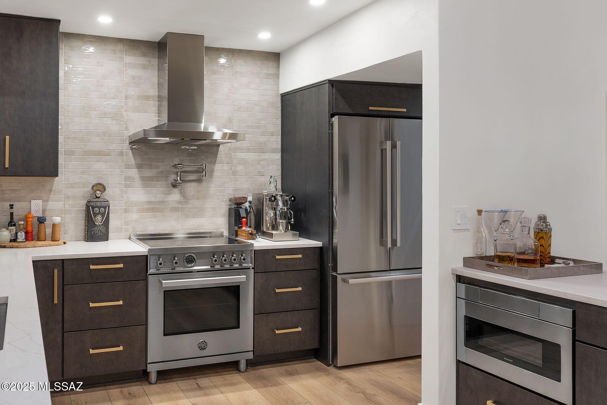 4518 N Camino Cardenal