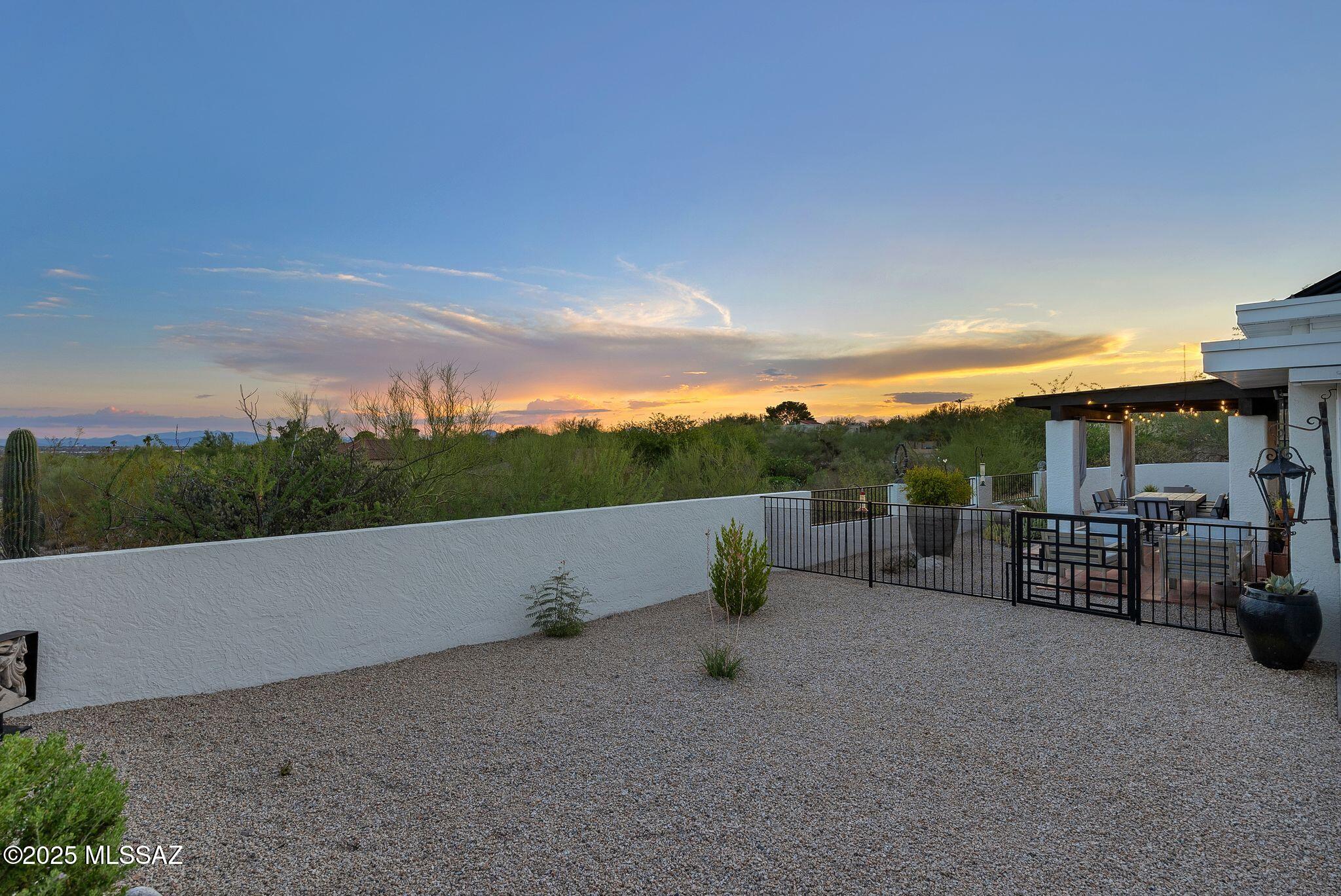 4518 N Camino Cardenal