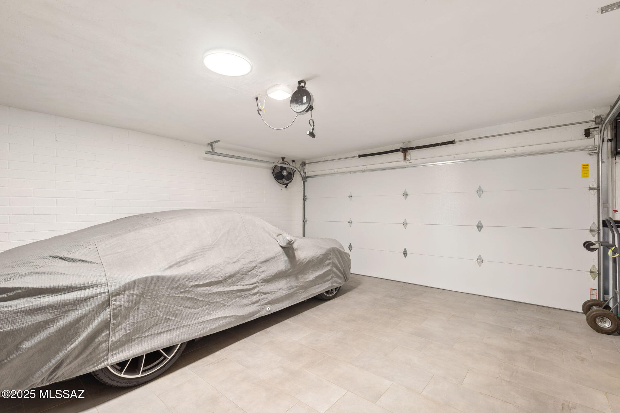 4518 N Camino Cardenal