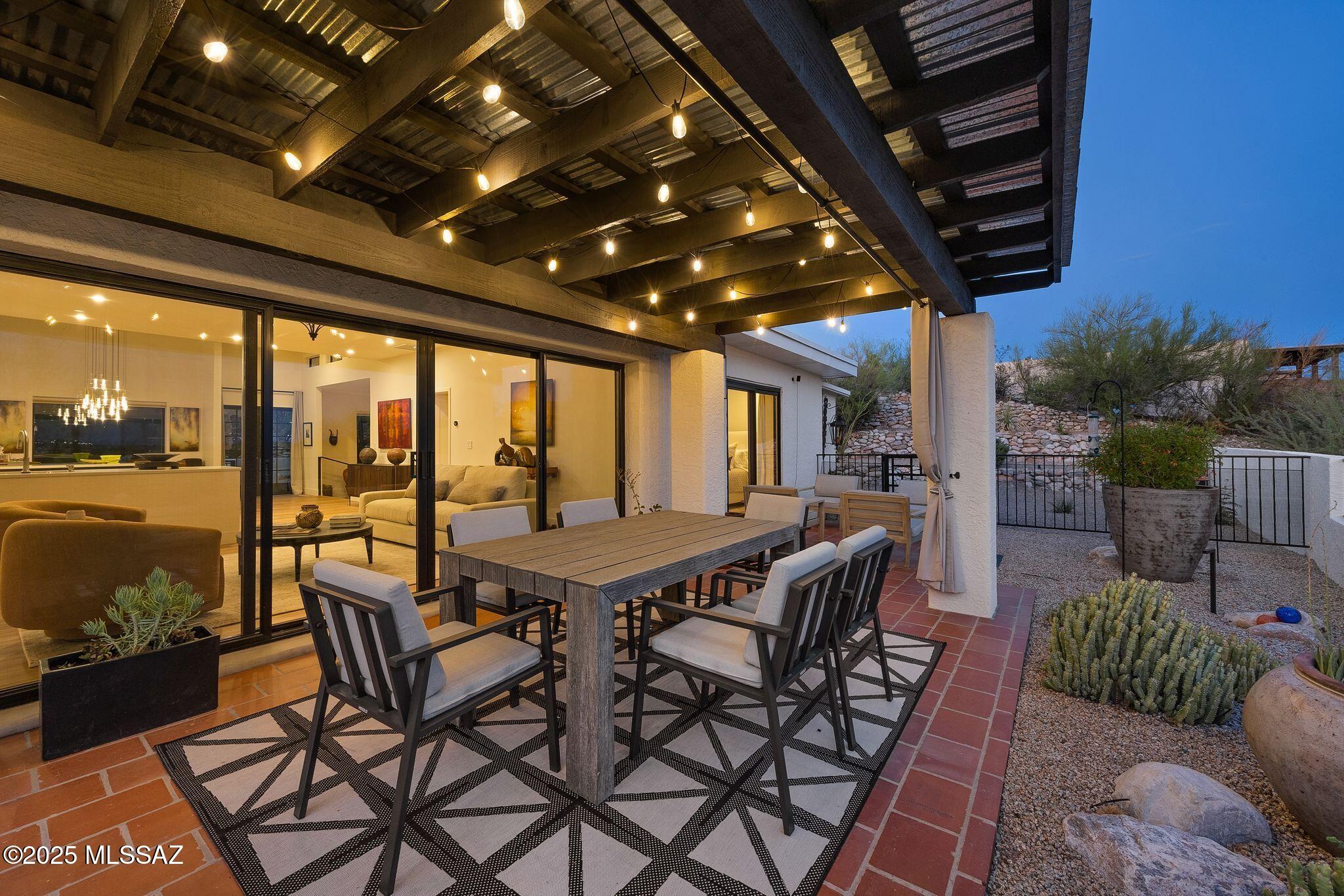 4518 N Camino Cardenal