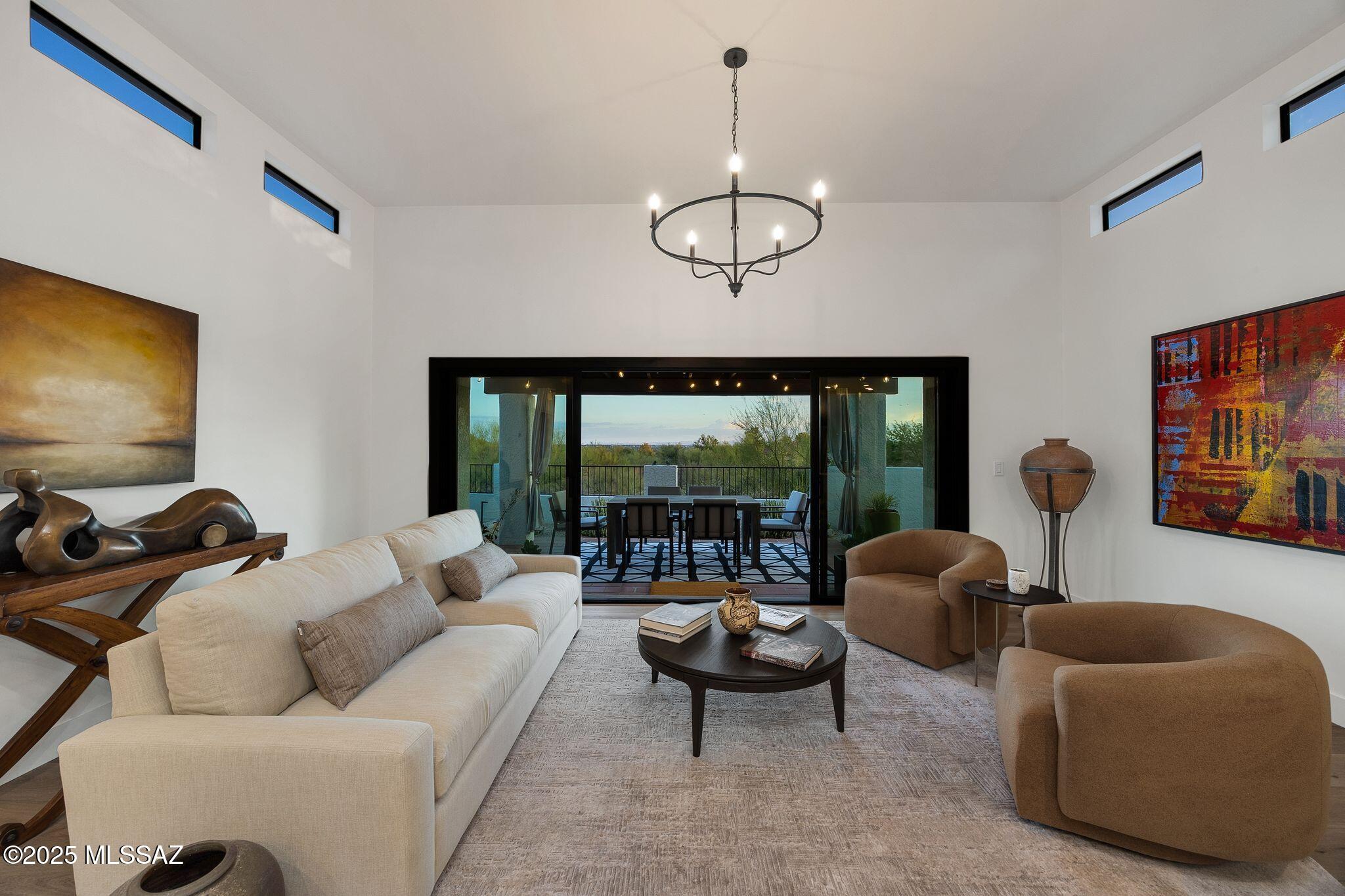 4518 N Camino Cardenal