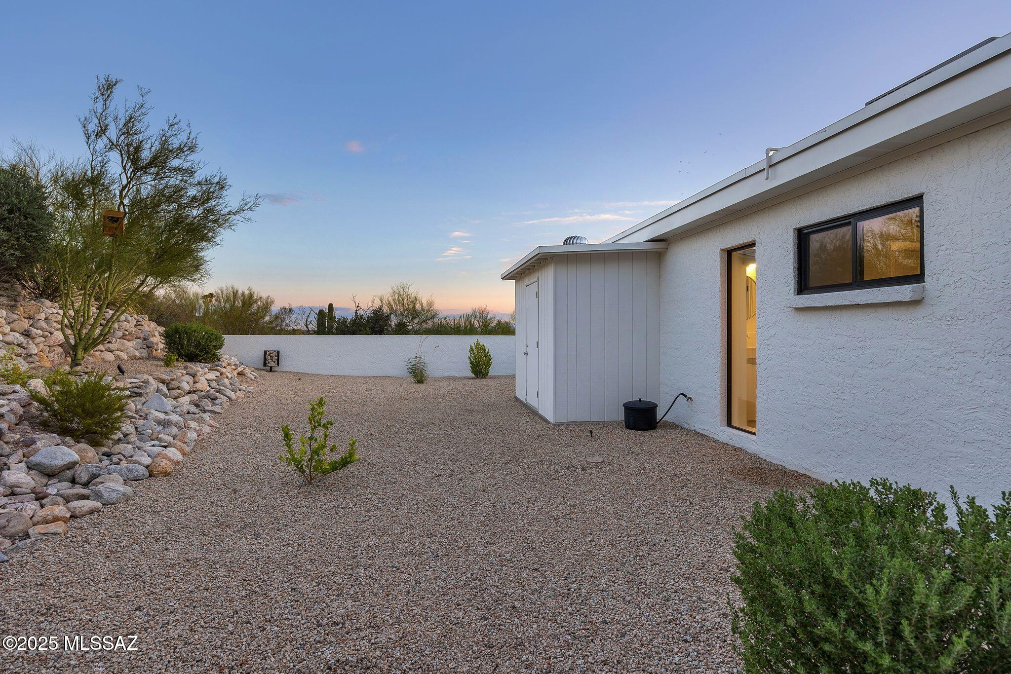 4518 N Camino Cardenal