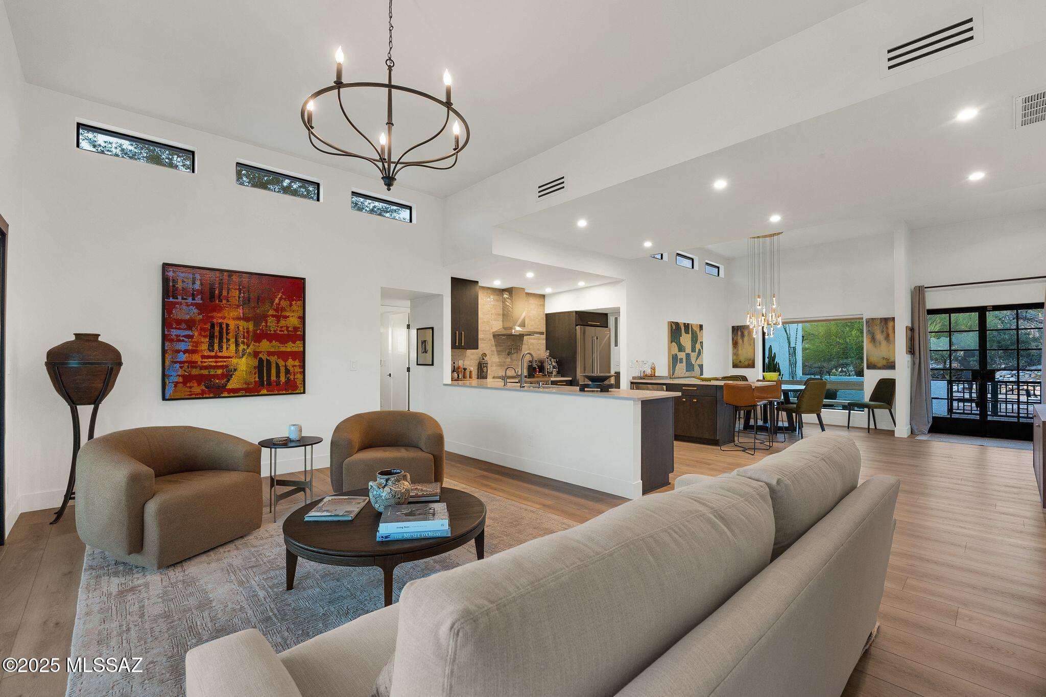 4518 N Camino Cardenal