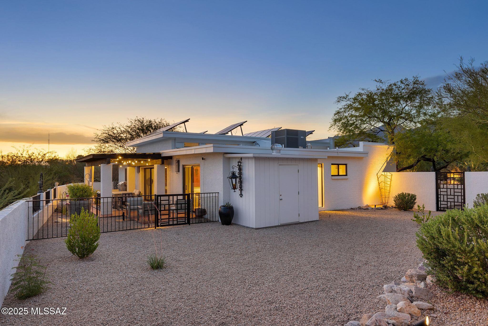 4518 N Camino Cardenal