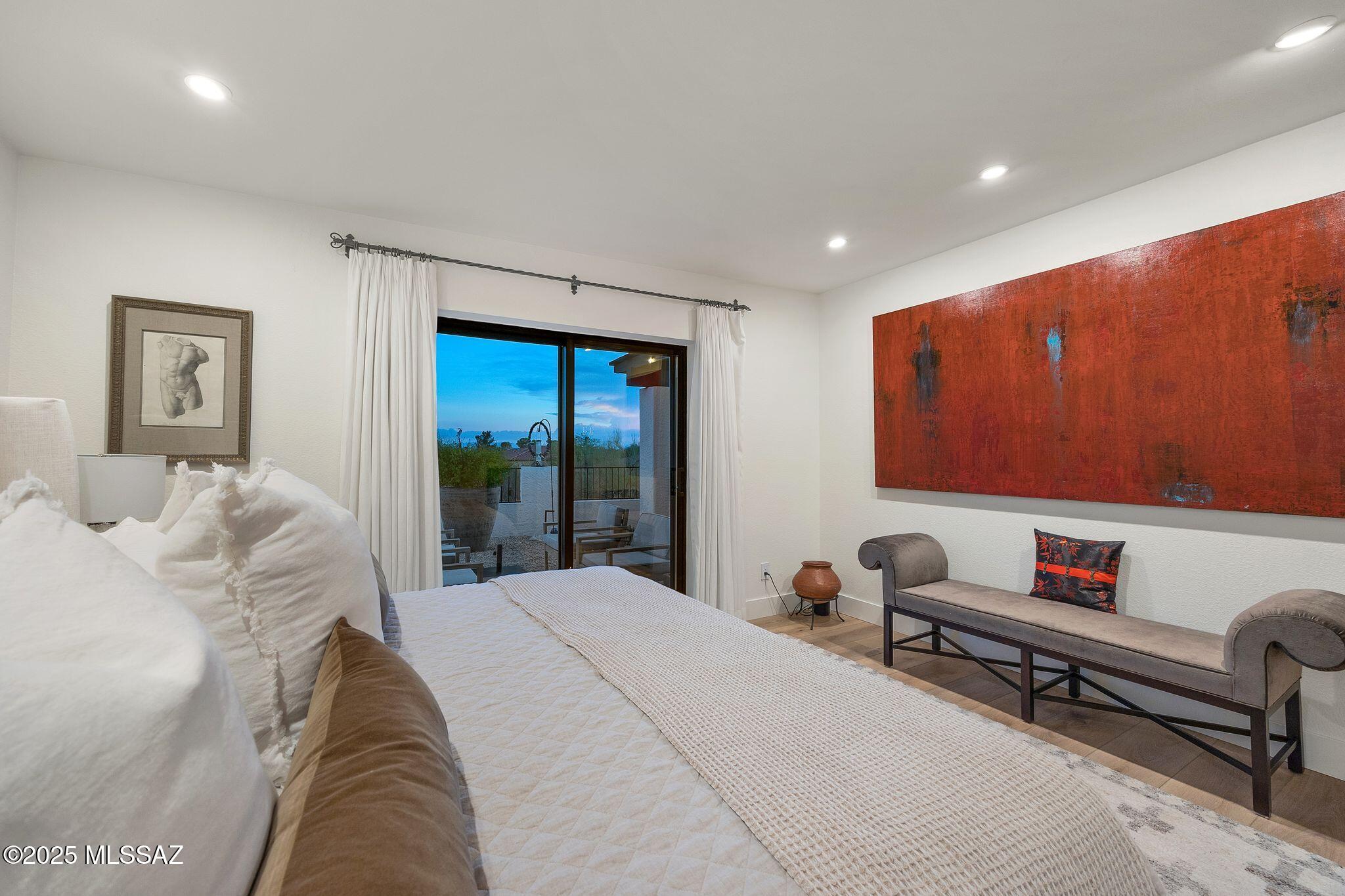 4518 N Camino Cardenal