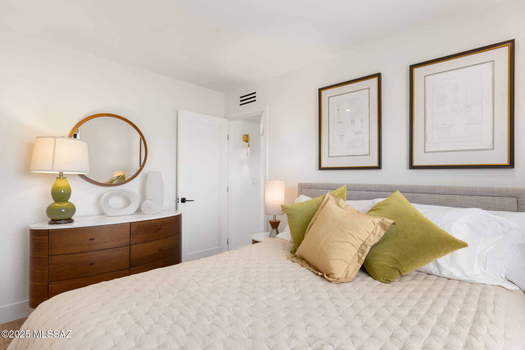 4518 N Camino Cardenal