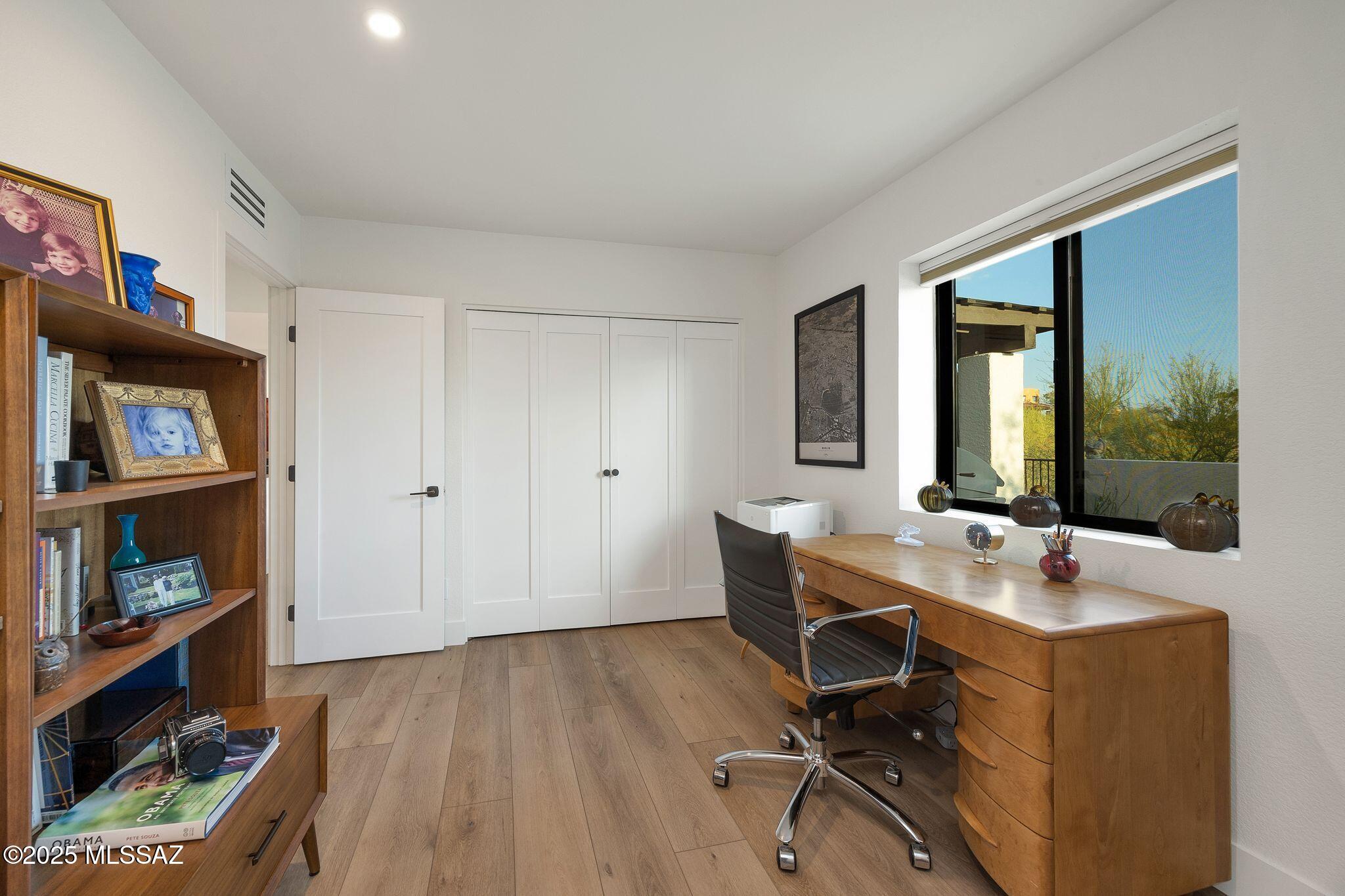 4518 N Camino Cardenal