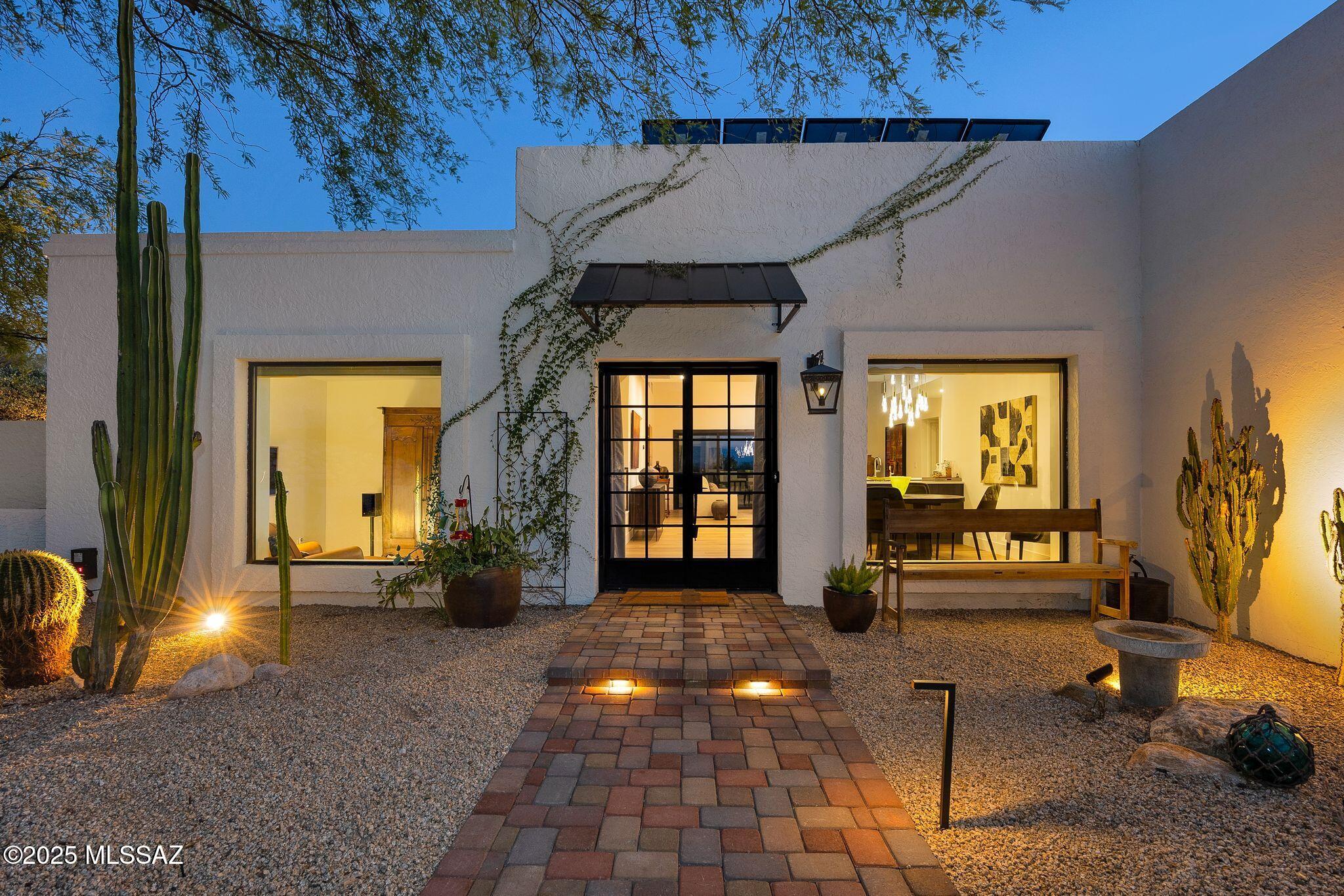 4518 N Camino Cardenal