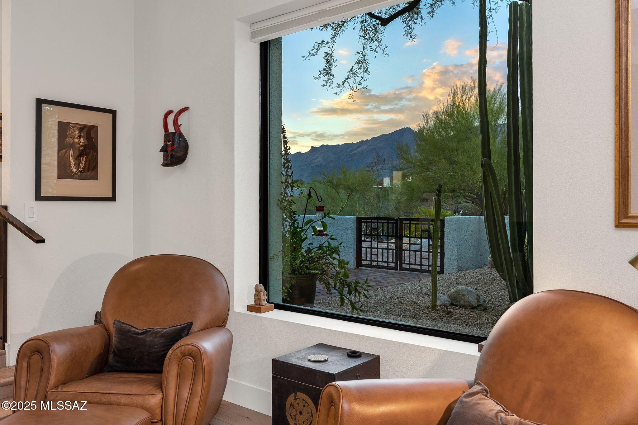 4518 N Camino Cardenal