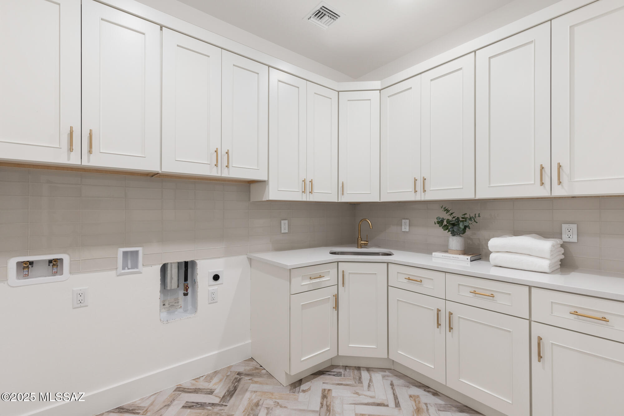 5822 W Sunset Gallery Place