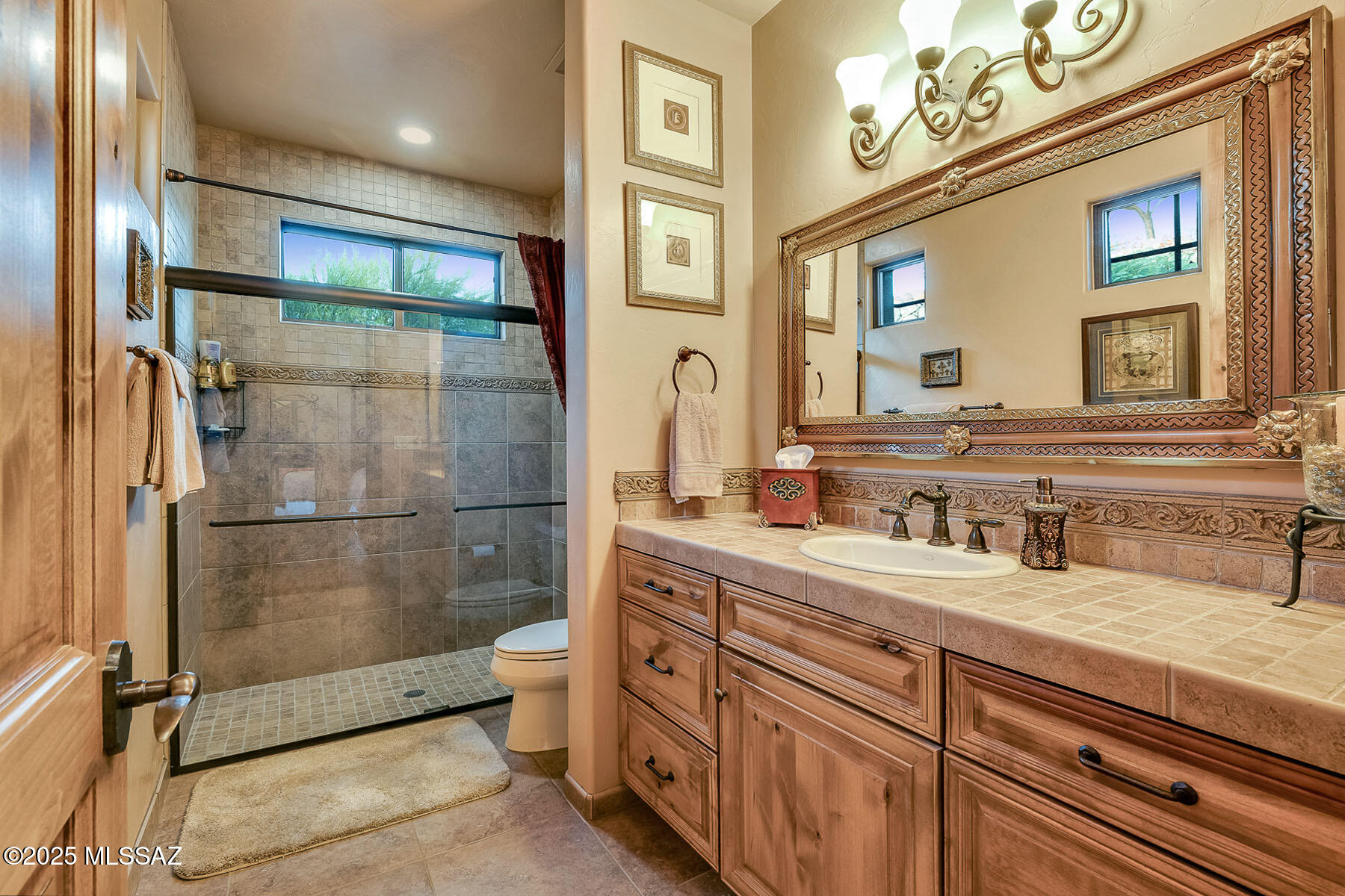 4844 N Avenida De Castilla