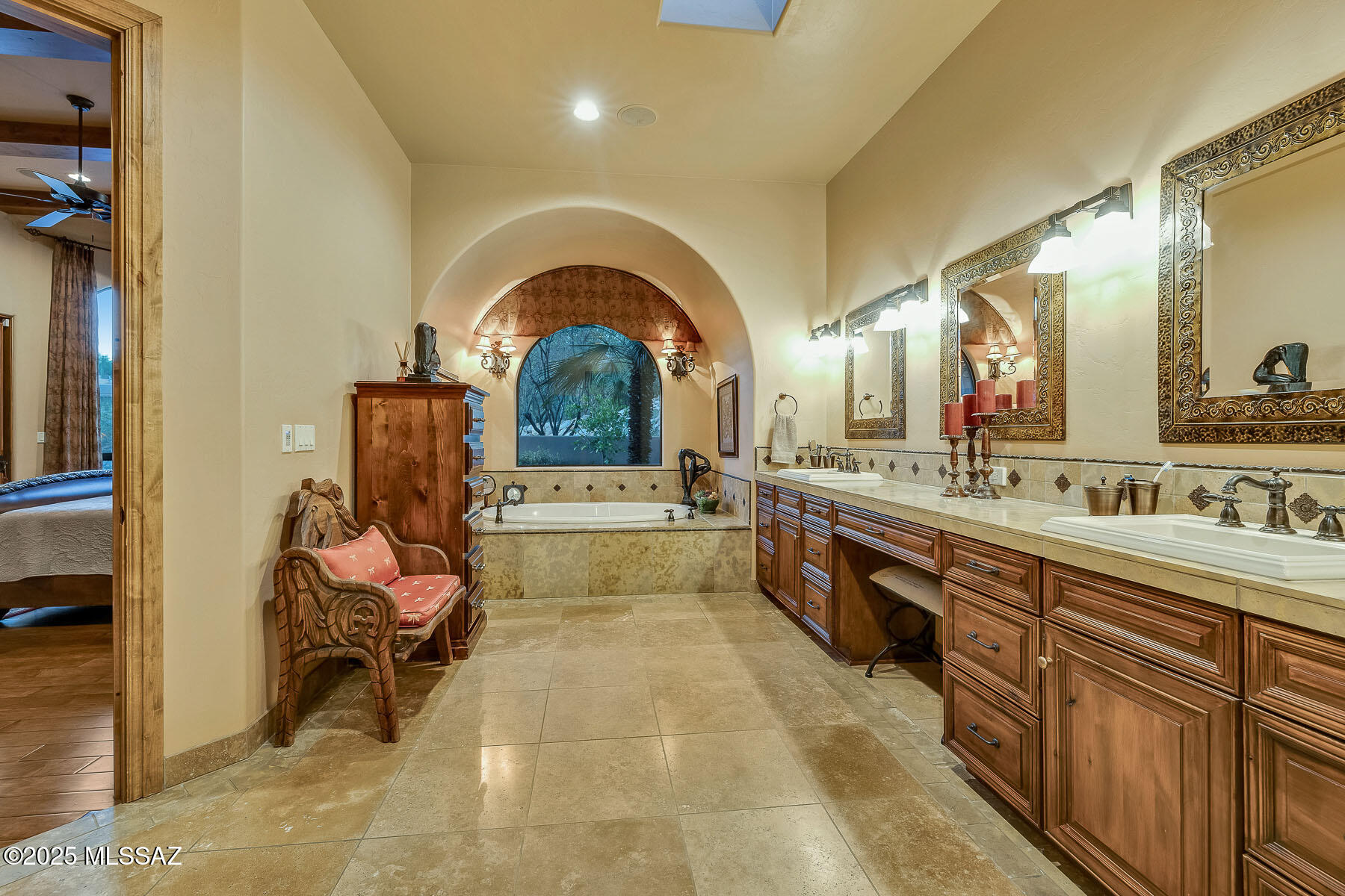 4844 N Avenida De Castilla