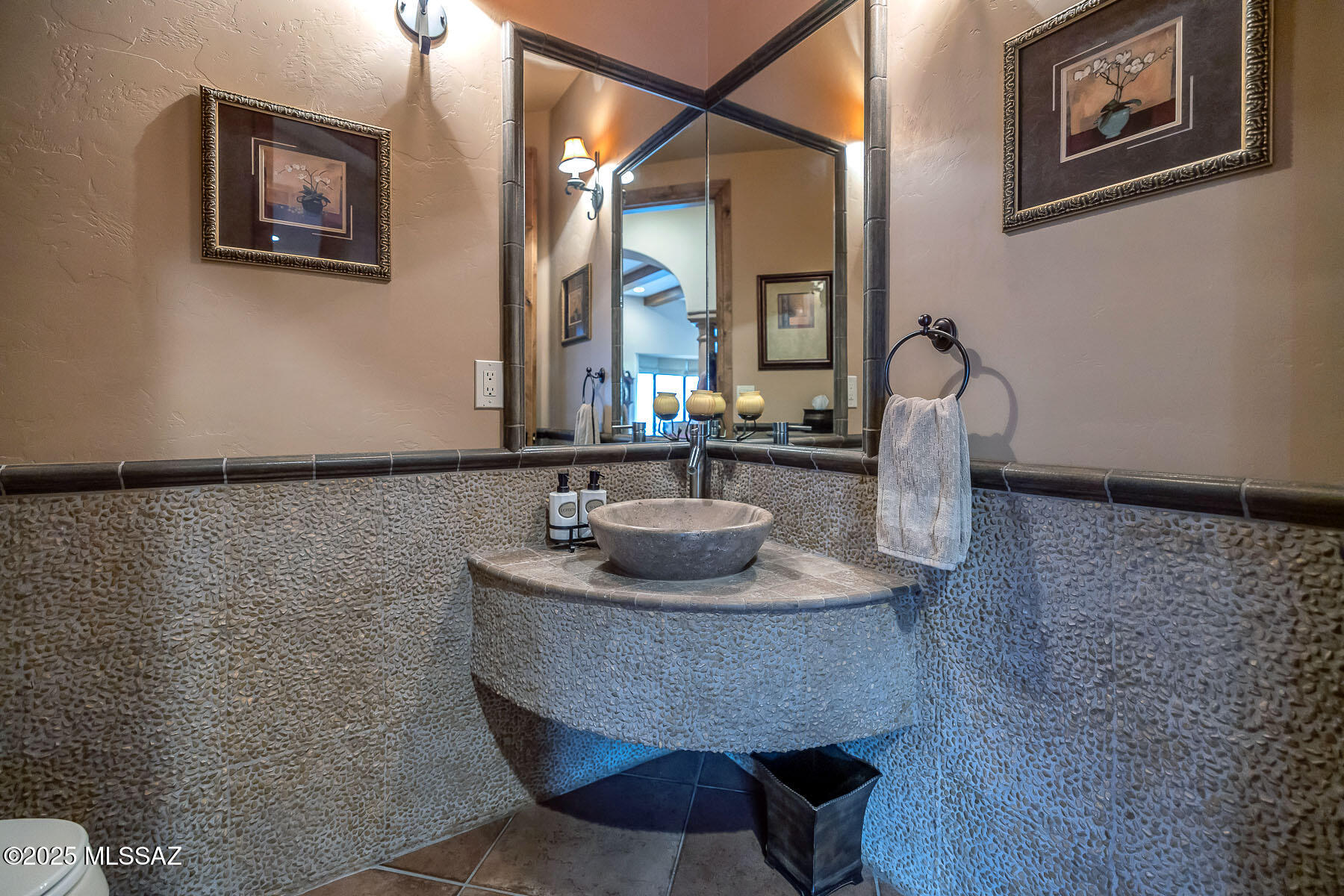 4844 N Avenida De Castilla