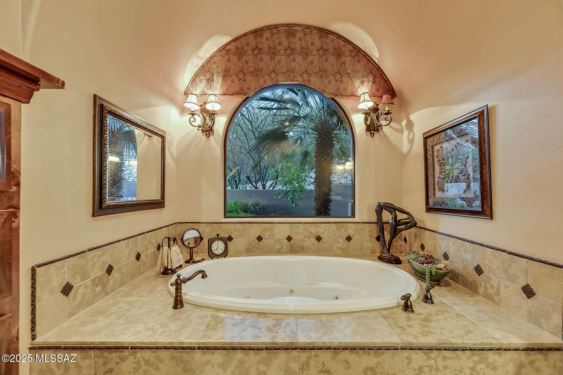 4844 N Avenida De Castilla