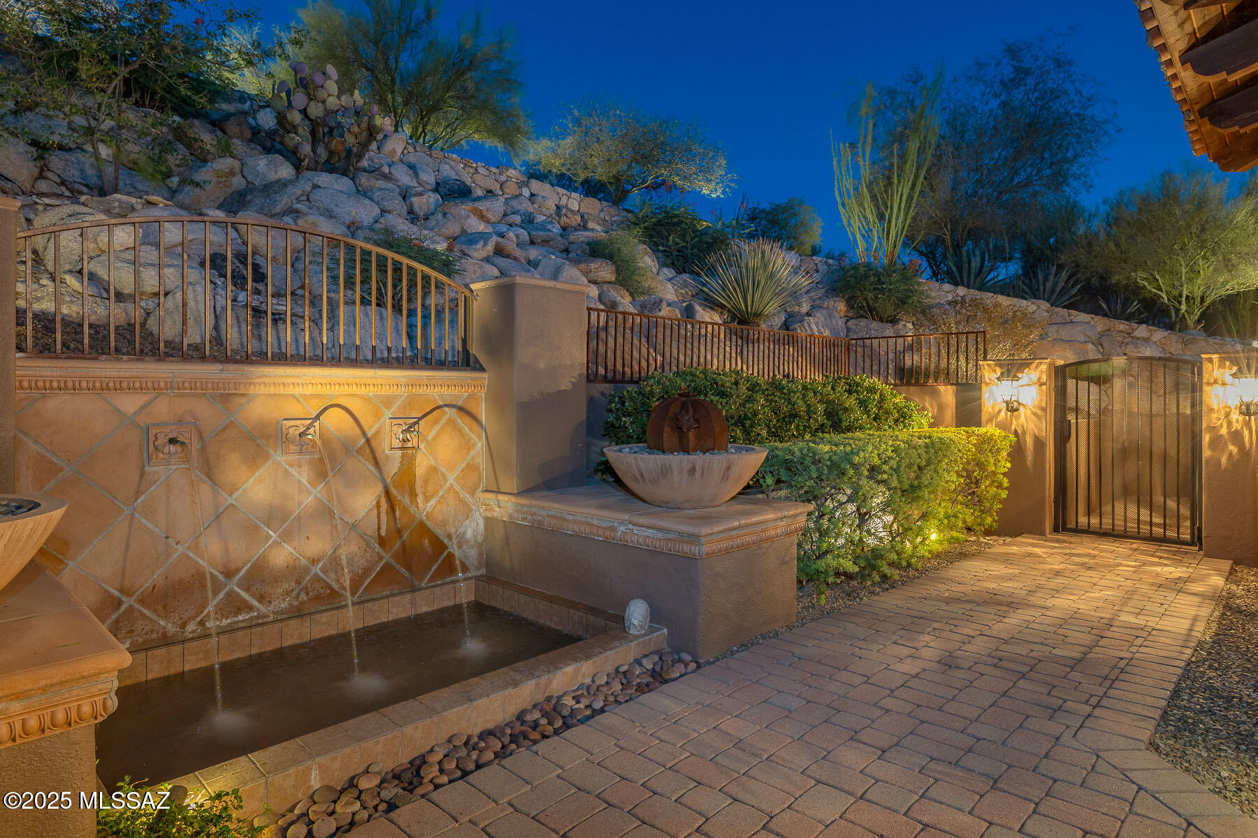 4844 N Avenida De Castilla