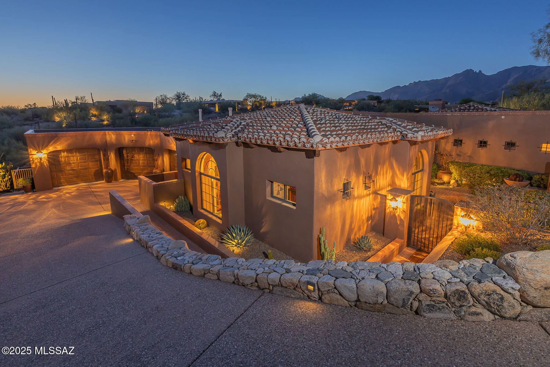 4844 N Avenida De Castilla