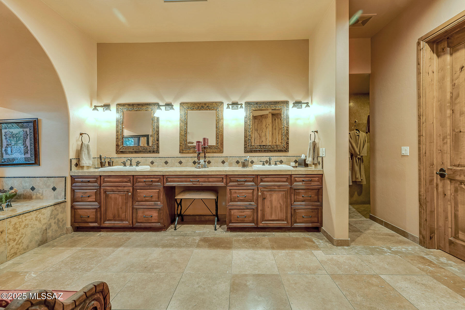 4844 N Avenida De Castilla