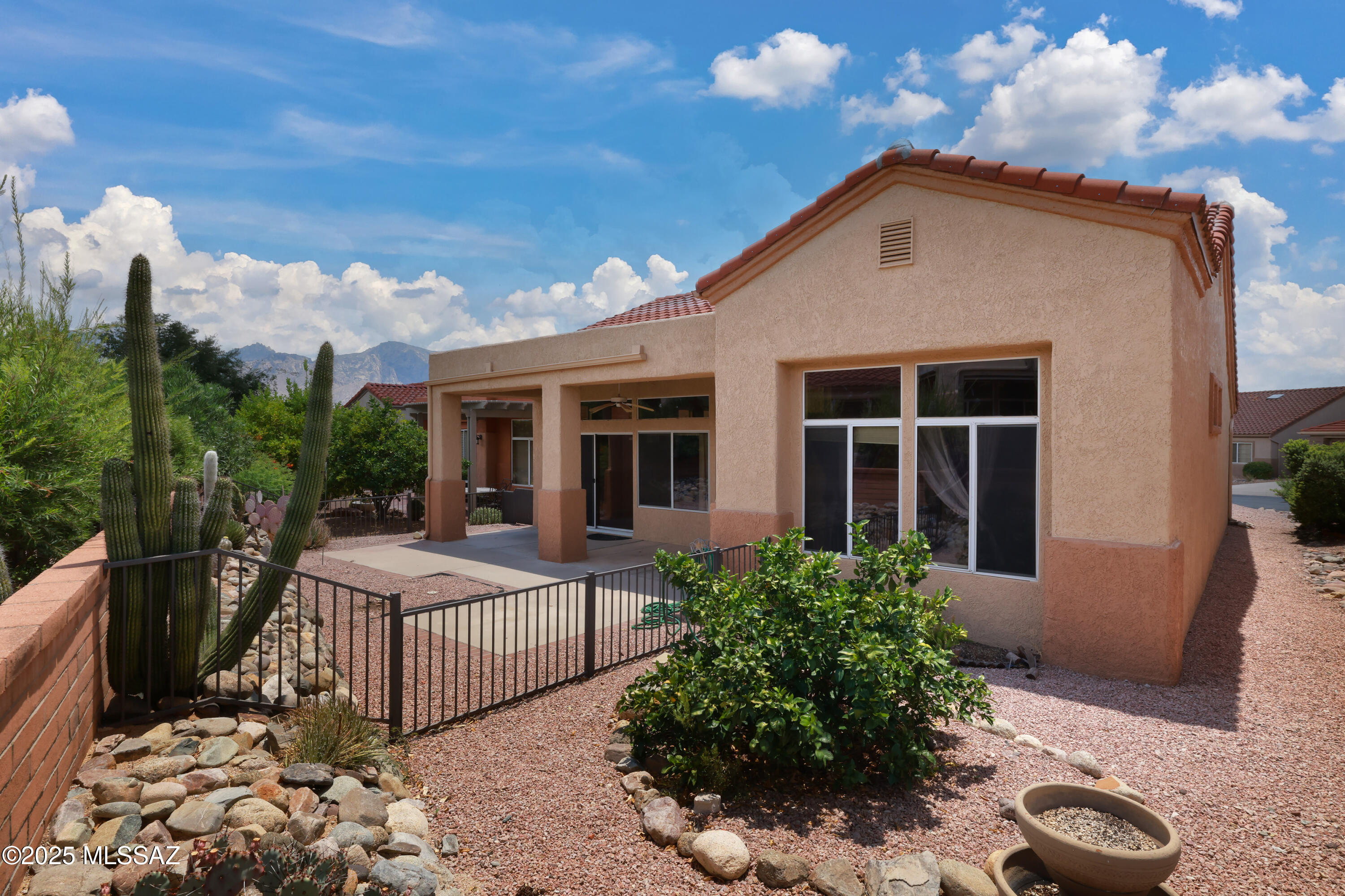 2295 E Montrose Canyon Drive