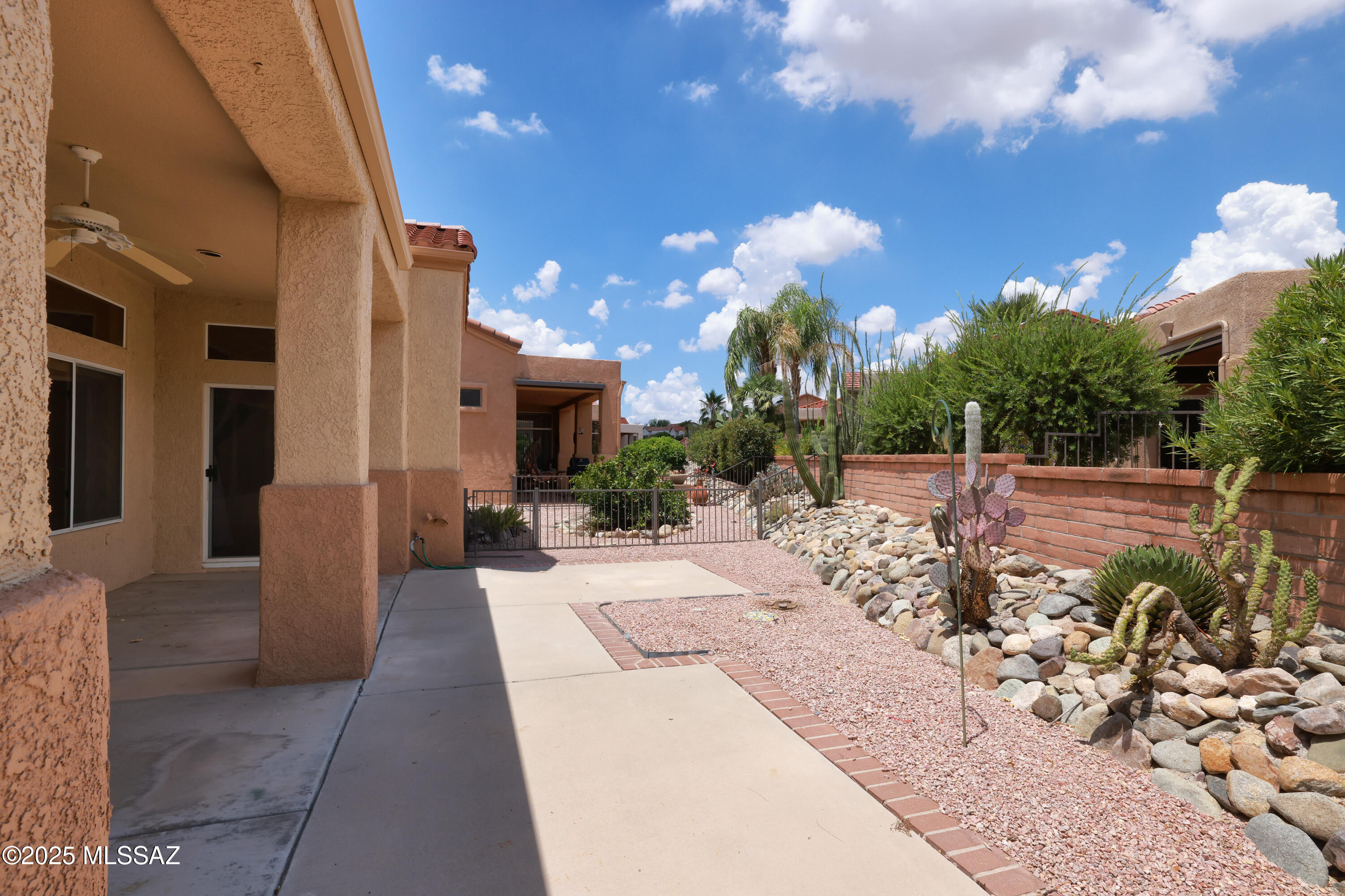 2295 E Montrose Canyon Drive