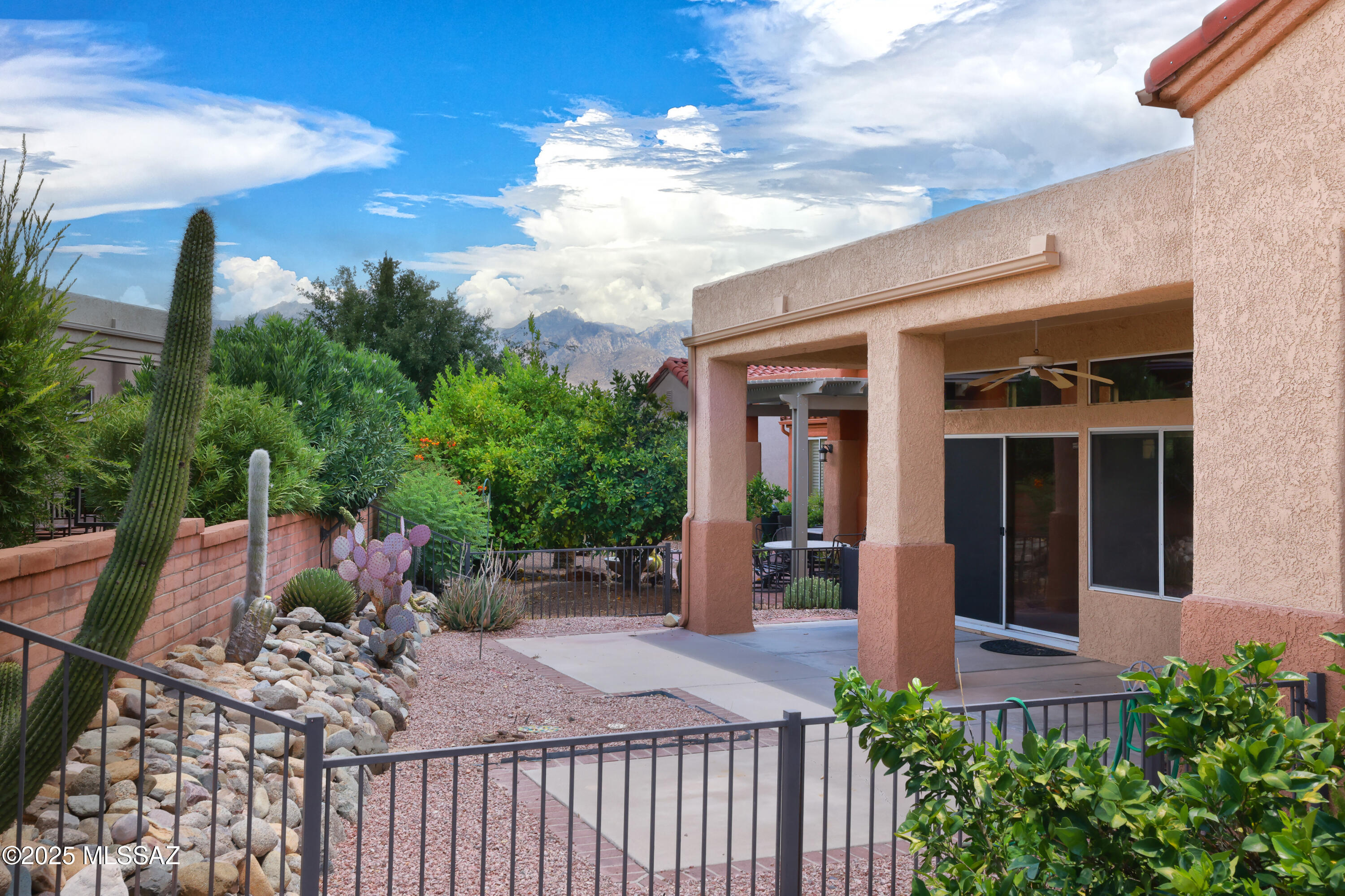 2295 E Montrose Canyon Drive