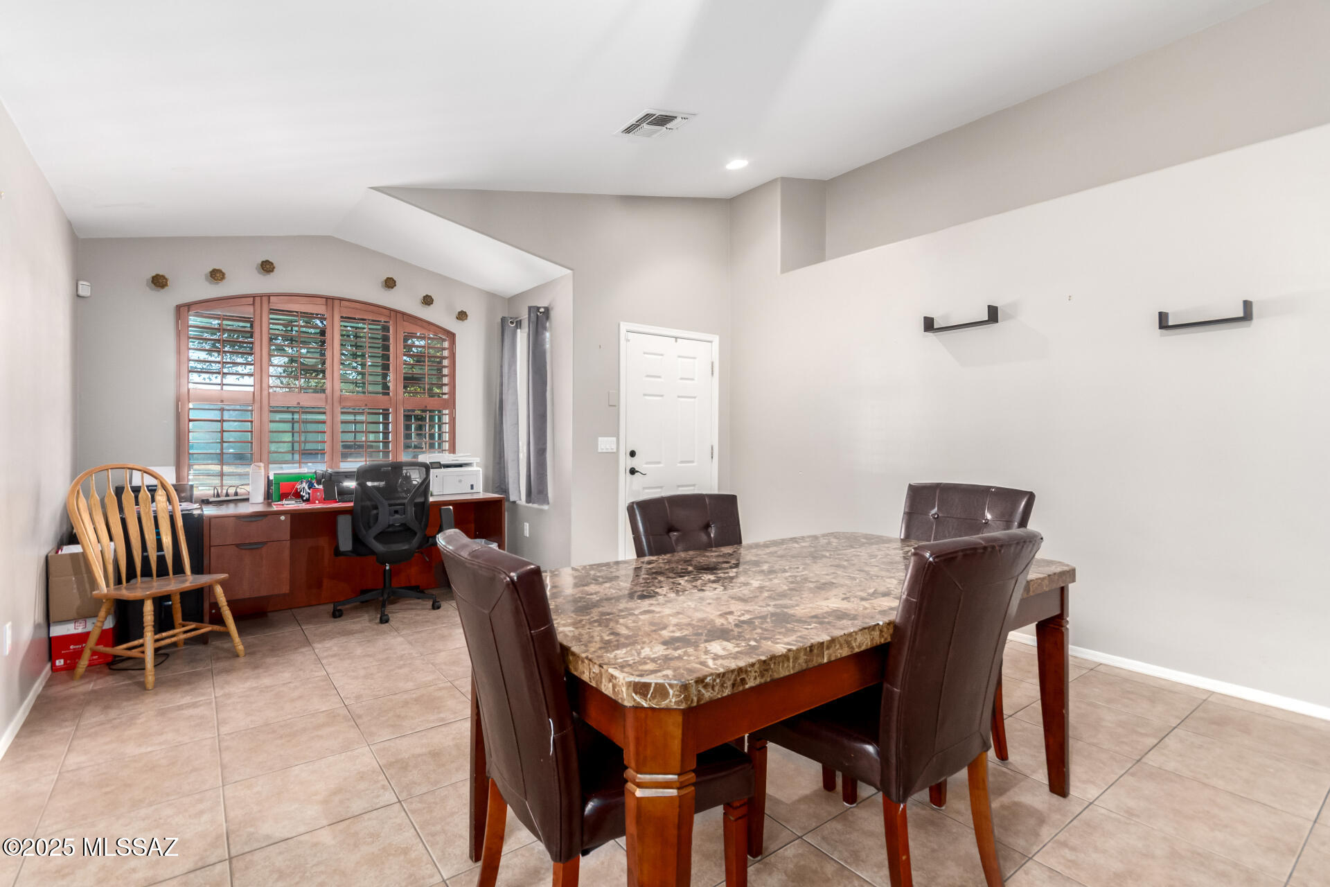 111 S Beyerville Place