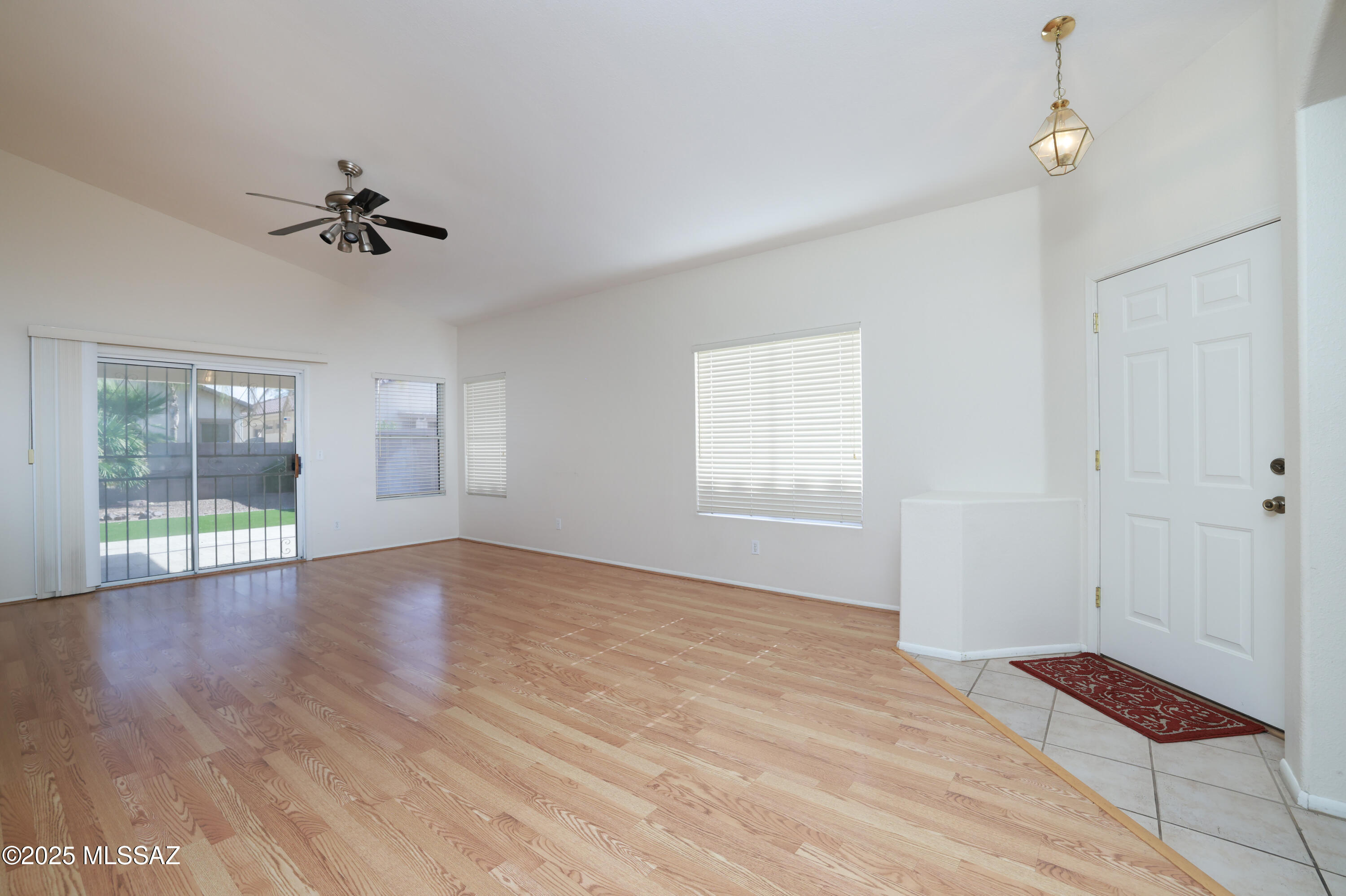 7541 W Splendor Drive