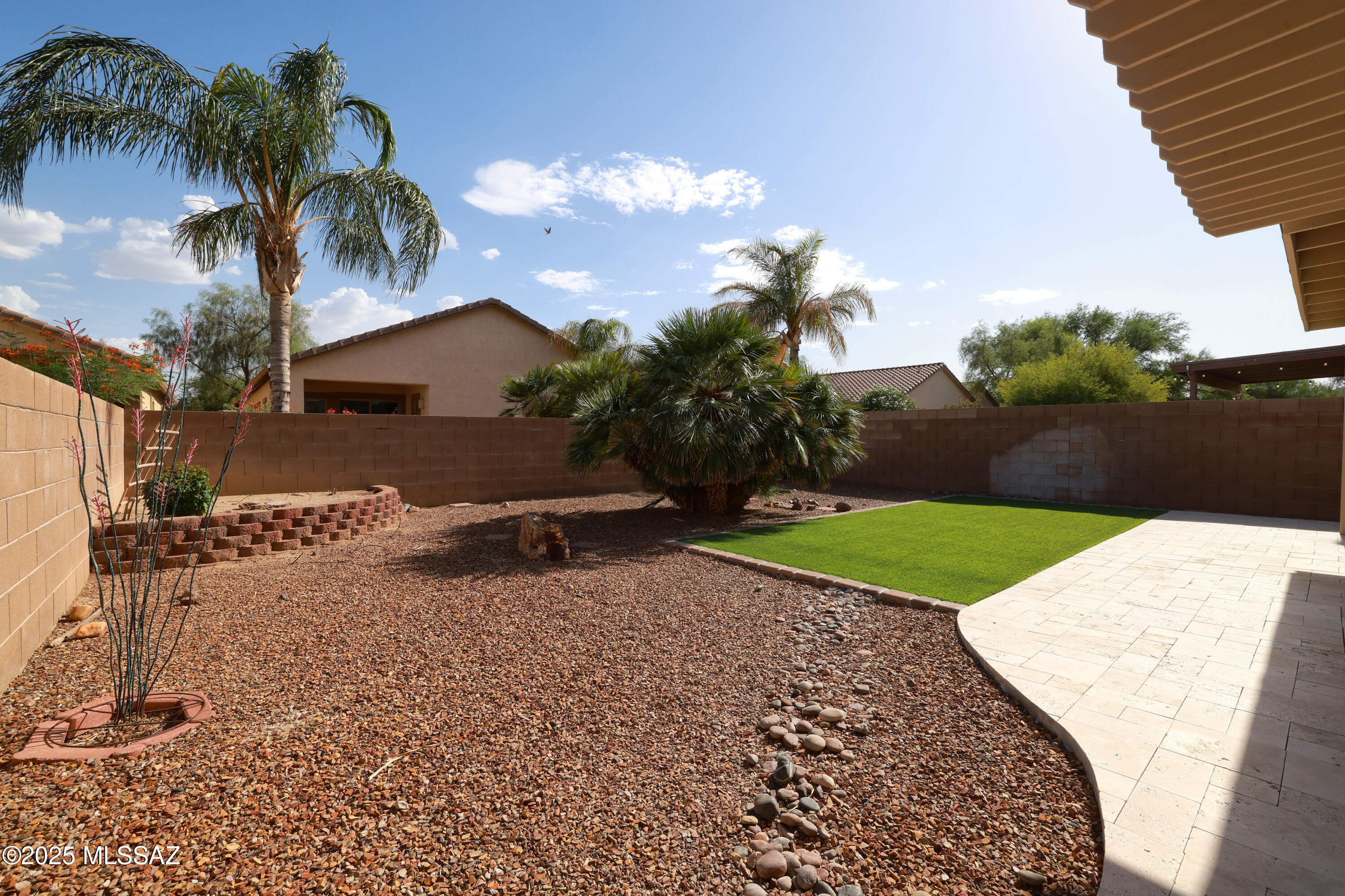 7541 W Splendor Drive
