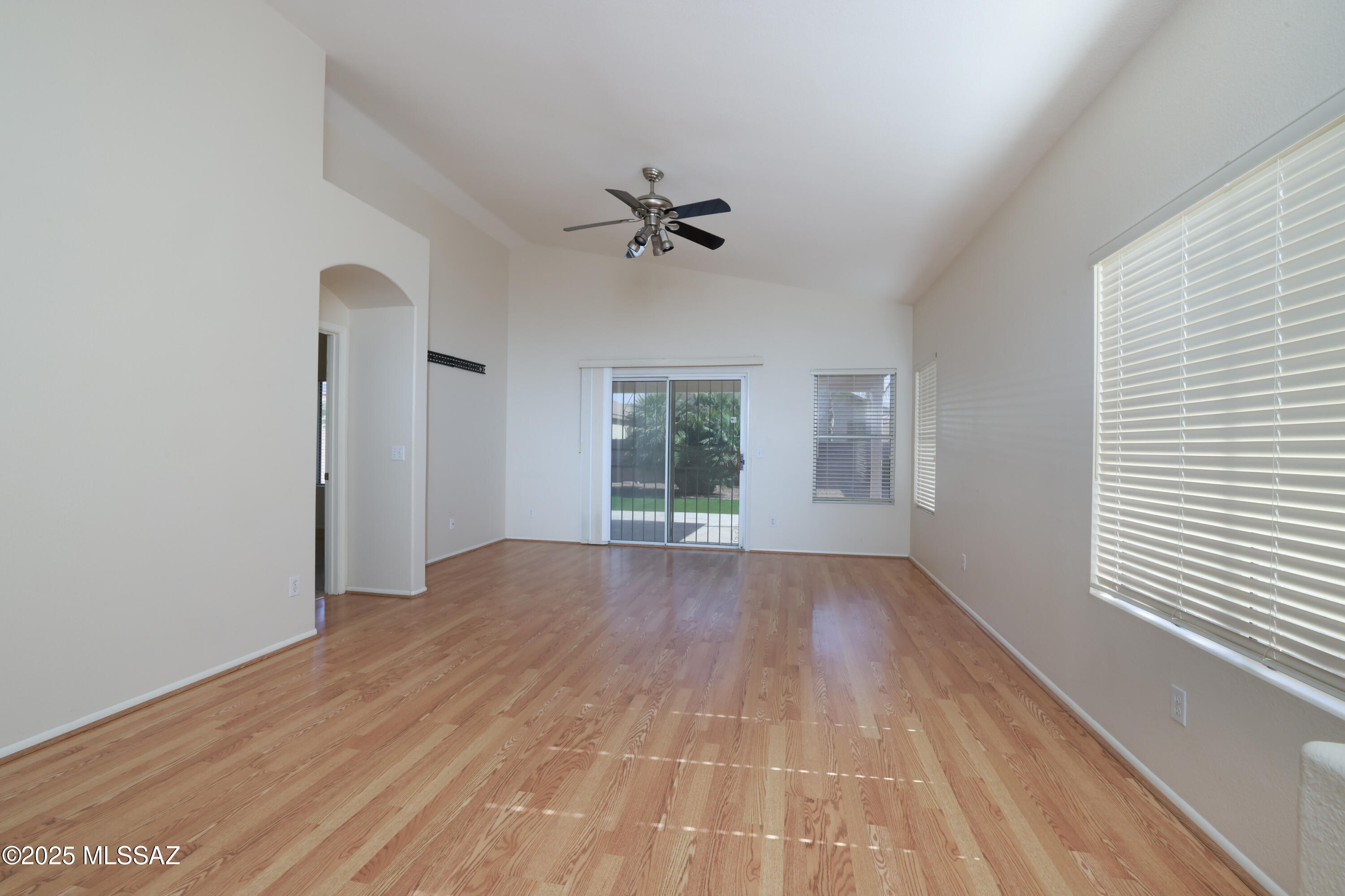 7541 W Splendor Drive