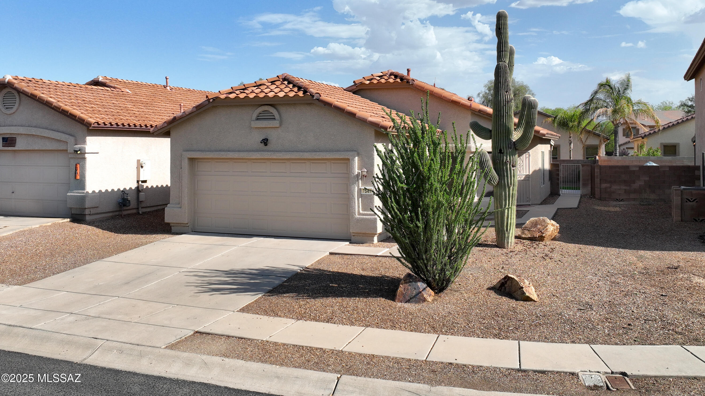 7541 W Splendor Drive