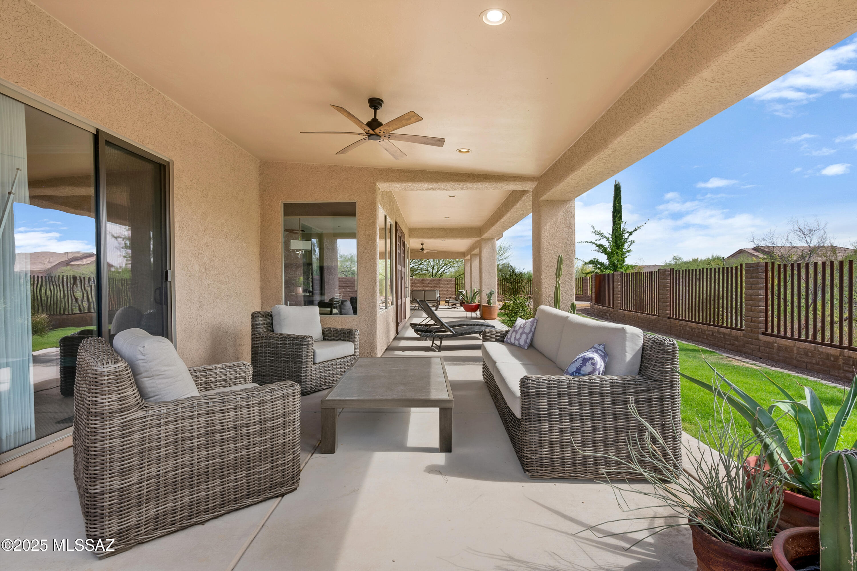 1808 W Quartz Rock Place