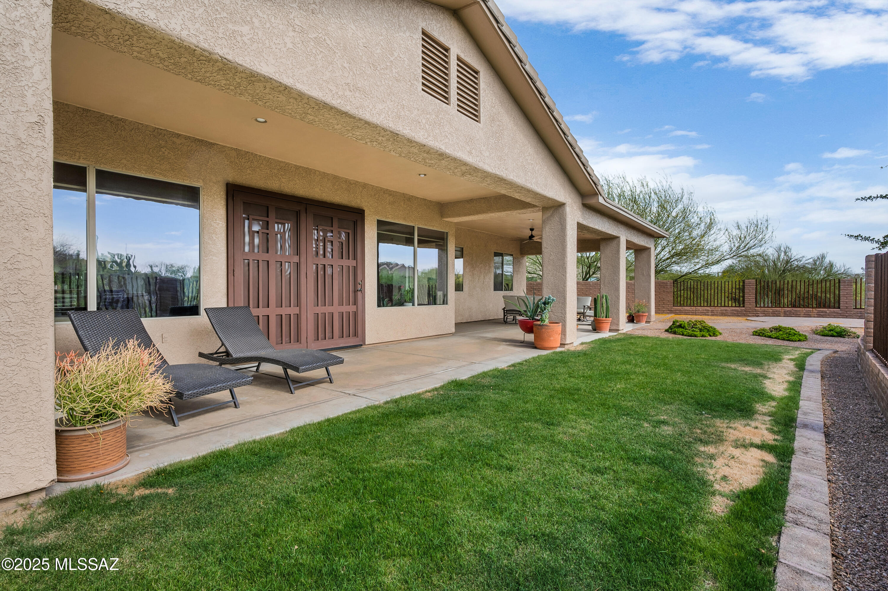 1808 W Quartz Rock Place