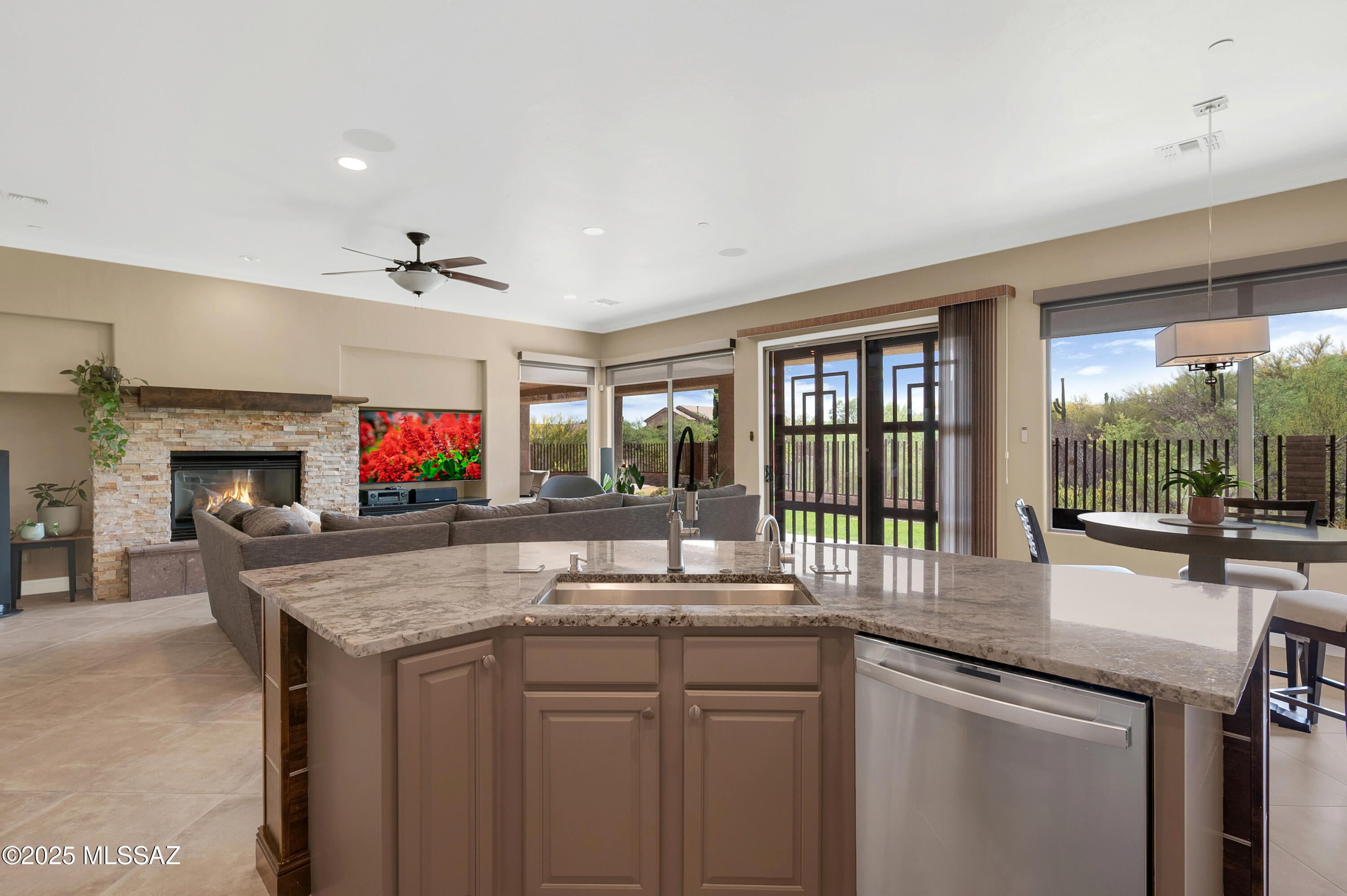 1808 W Quartz Rock Place