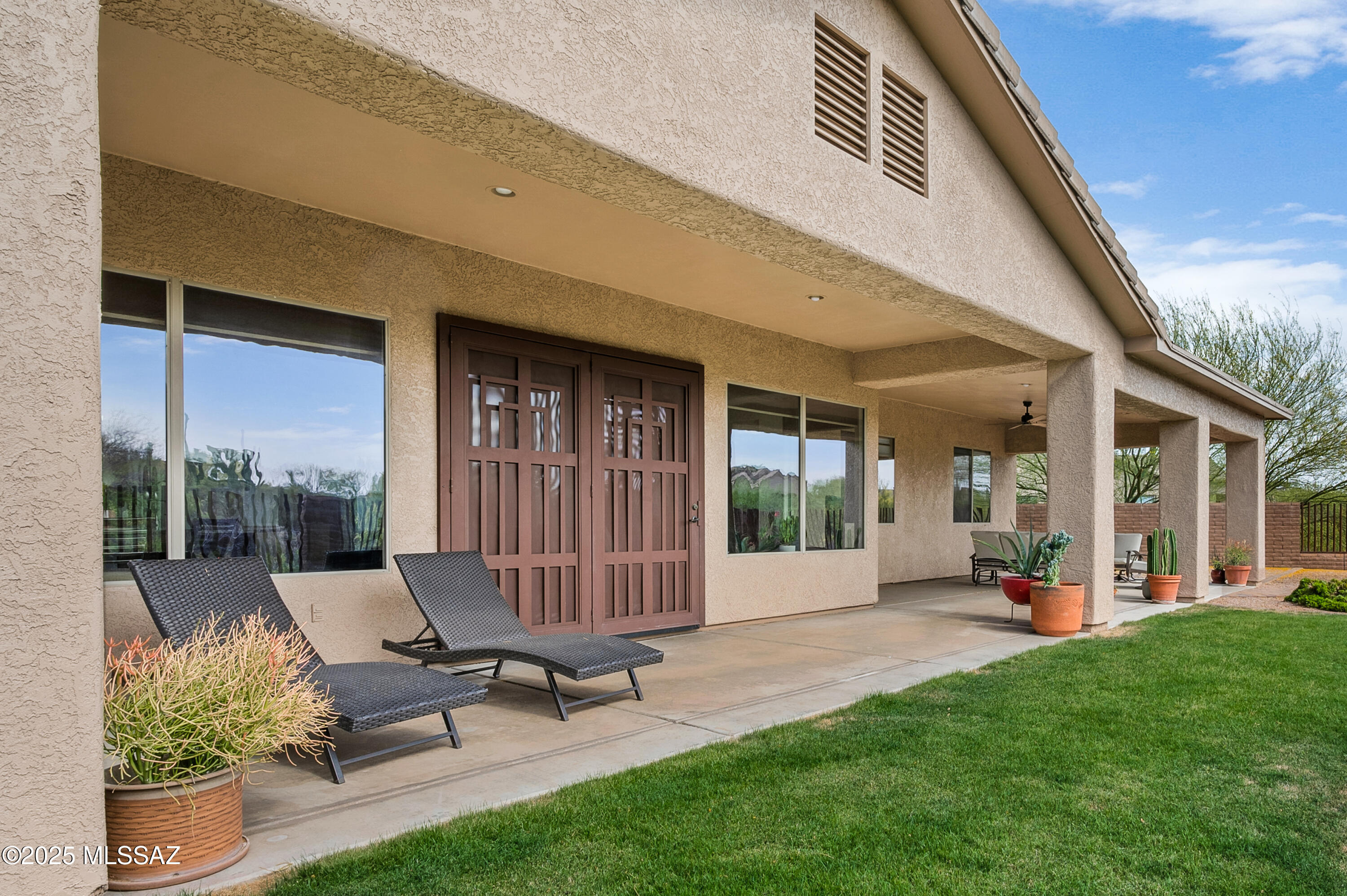 1808 W Quartz Rock Place