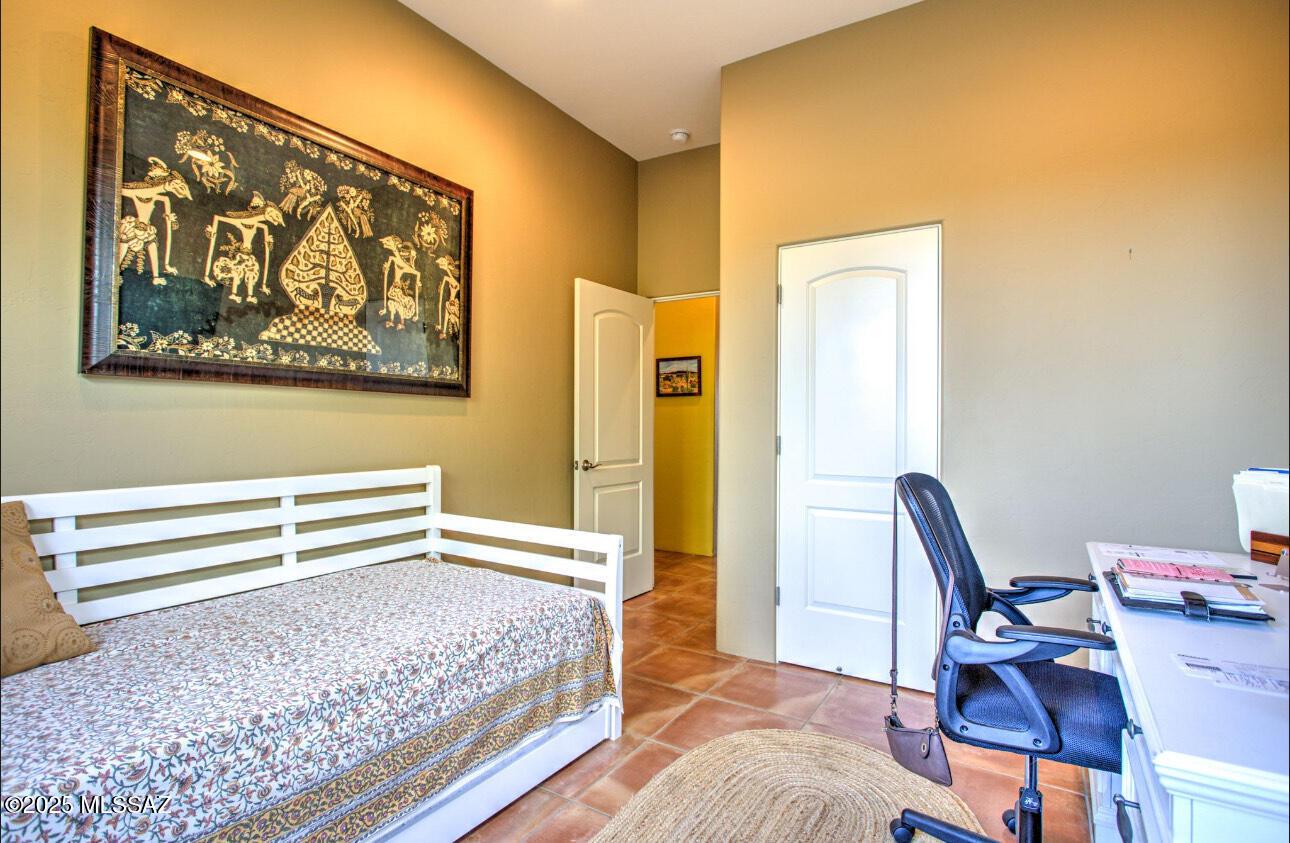 352 N Camino Del Codorniz