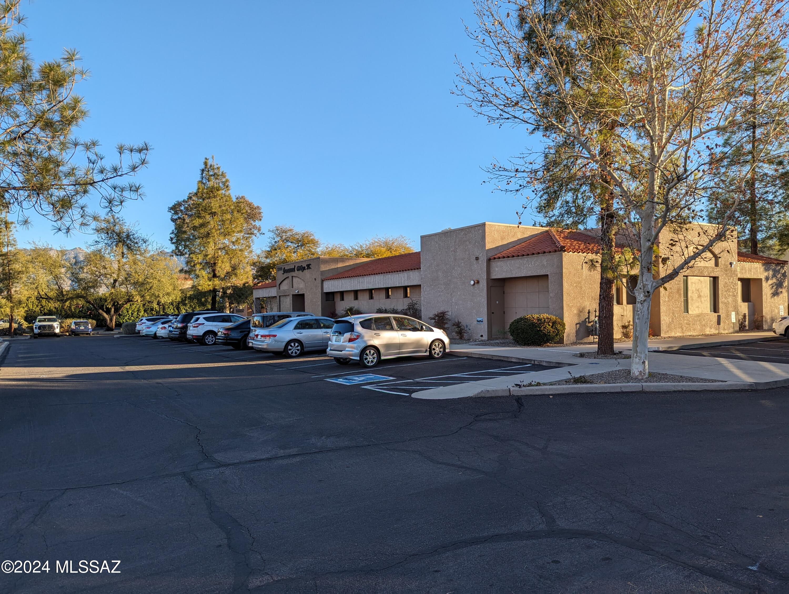 2300 N Rosemont Boulevard