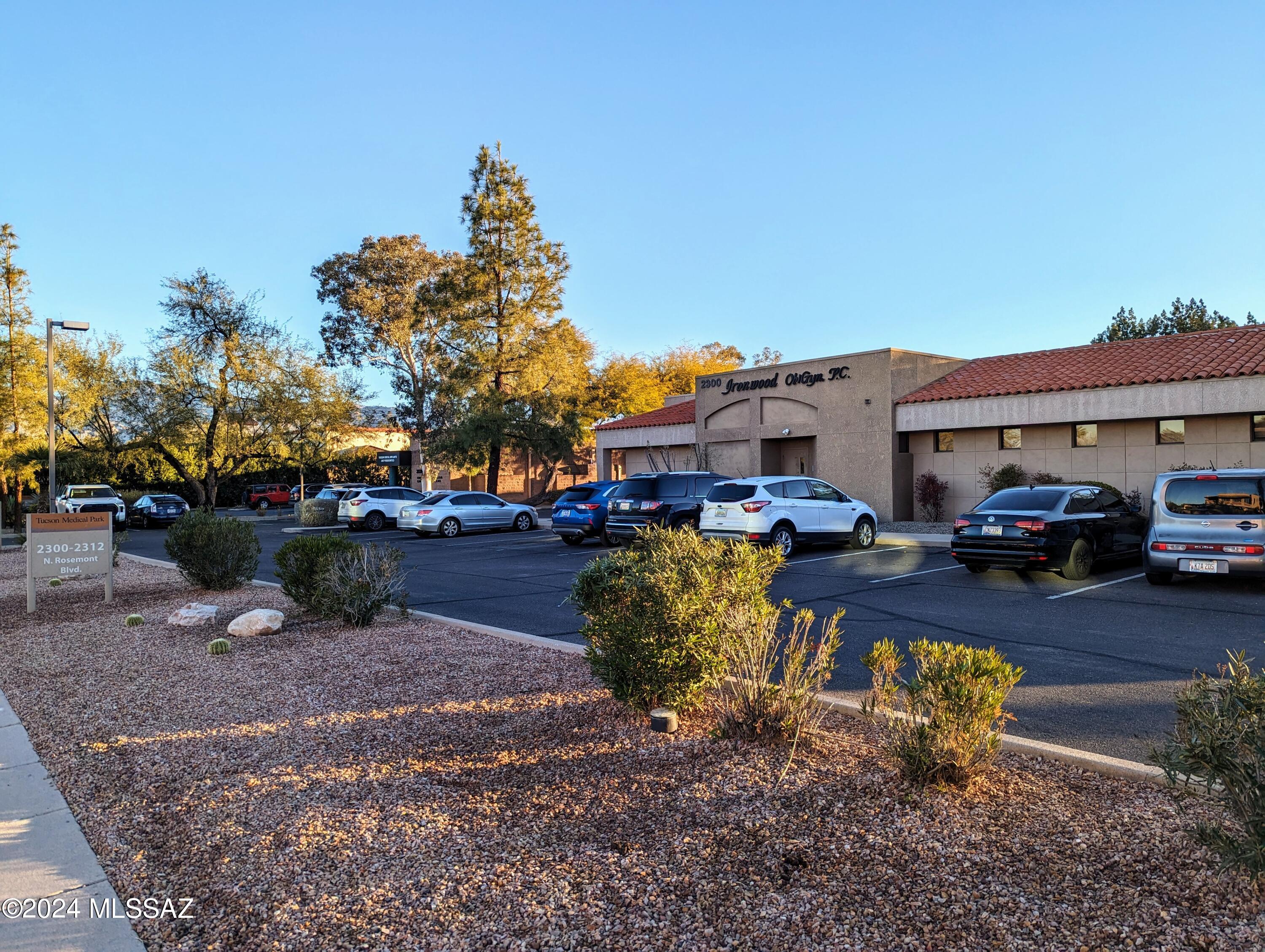 2300 N Rosemont Boulevard