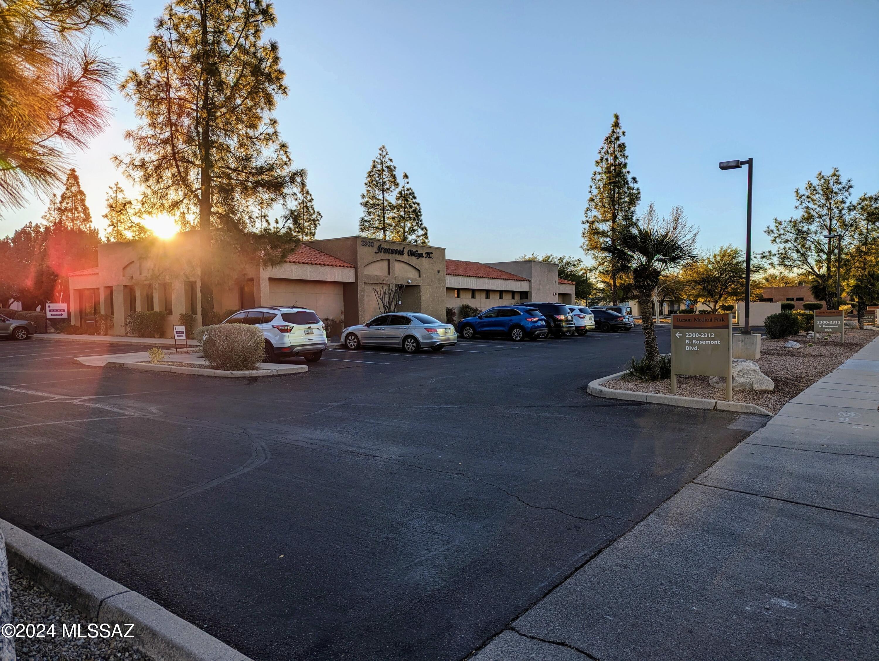 2300 N Rosemont Boulevard