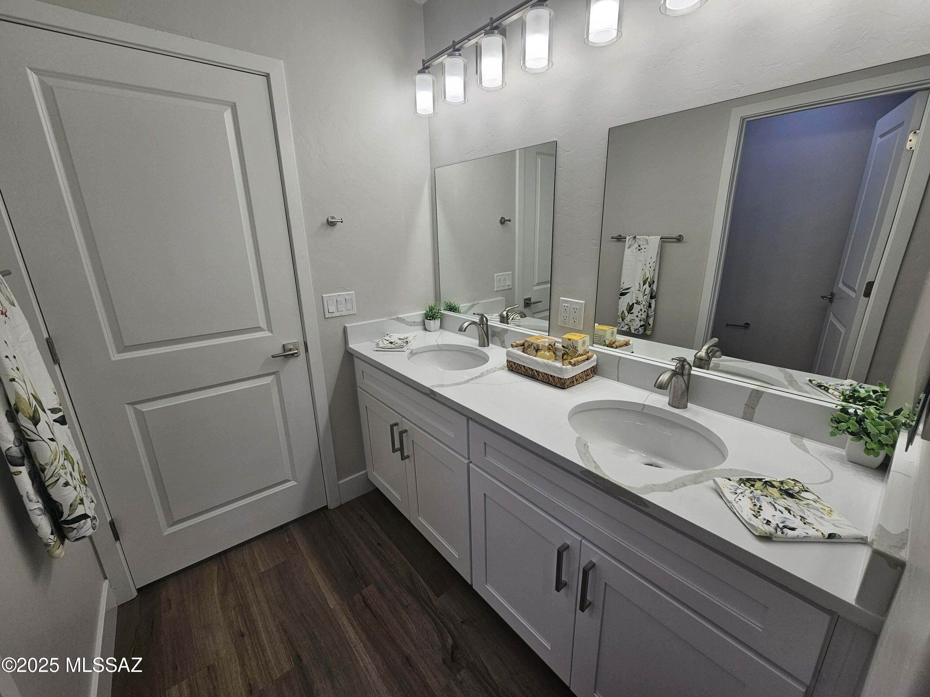2020 E River Road Unit: 102