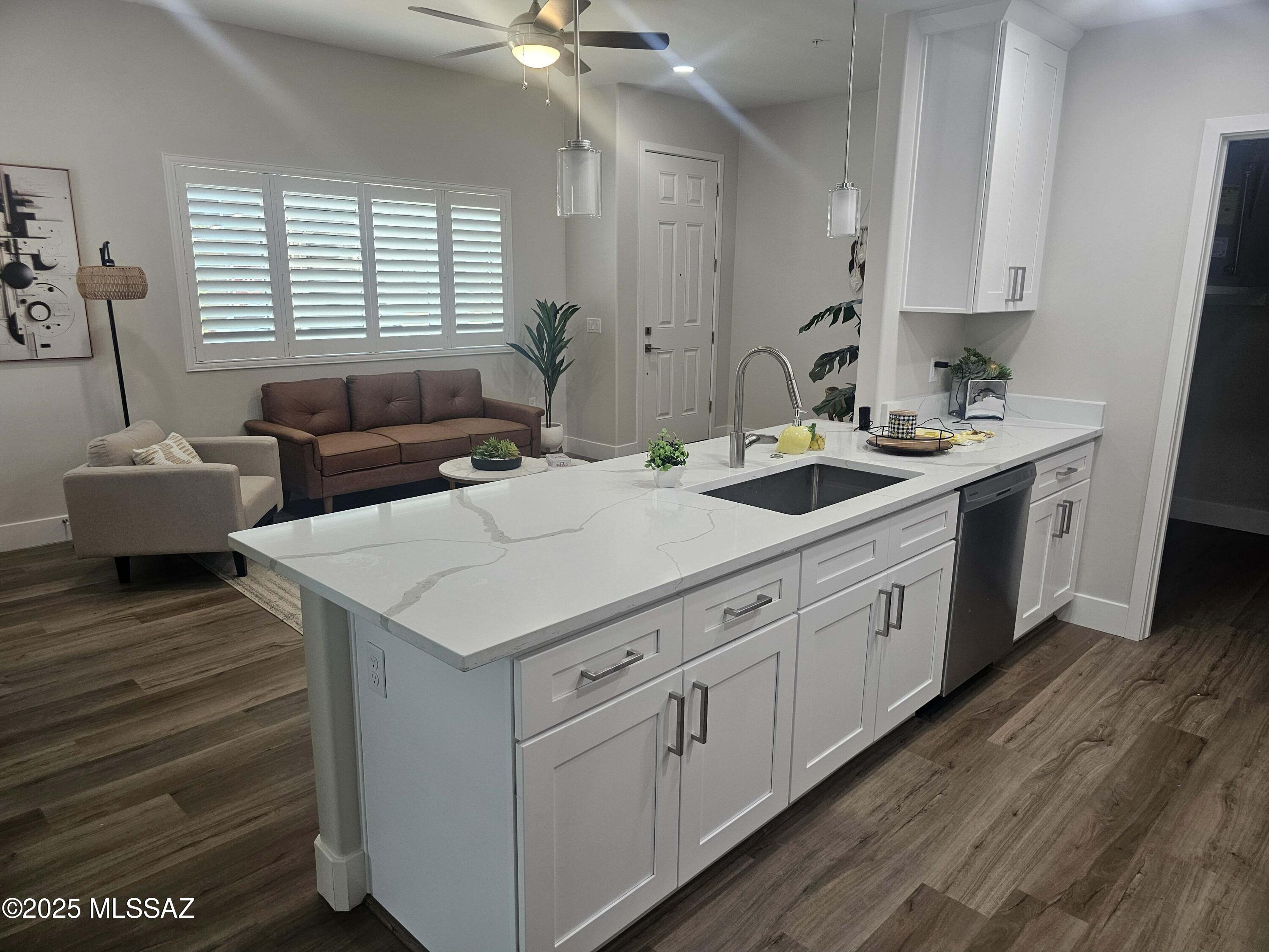 2020 E River Road Unit: 102