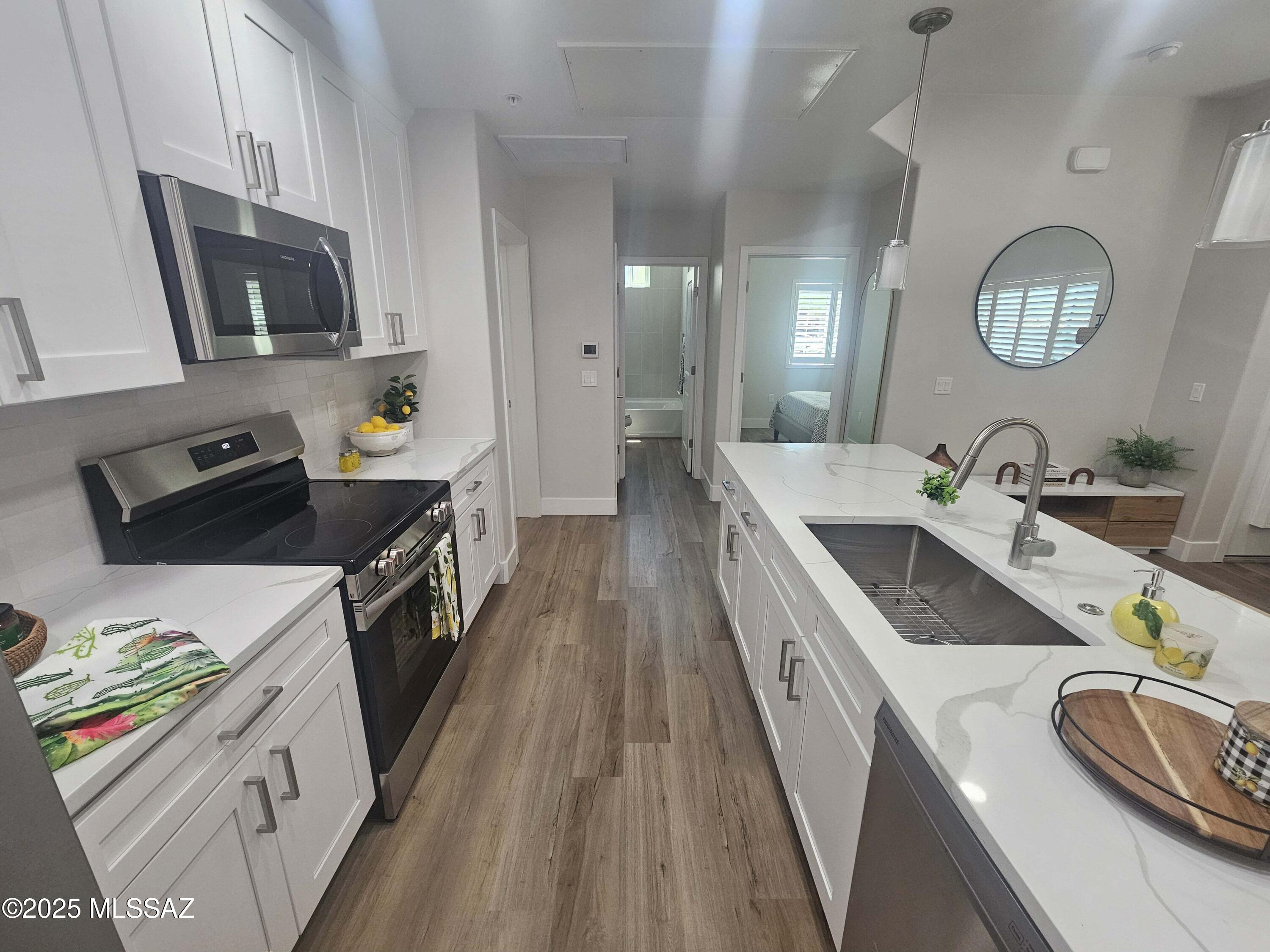2020 E River Road Unit: 102